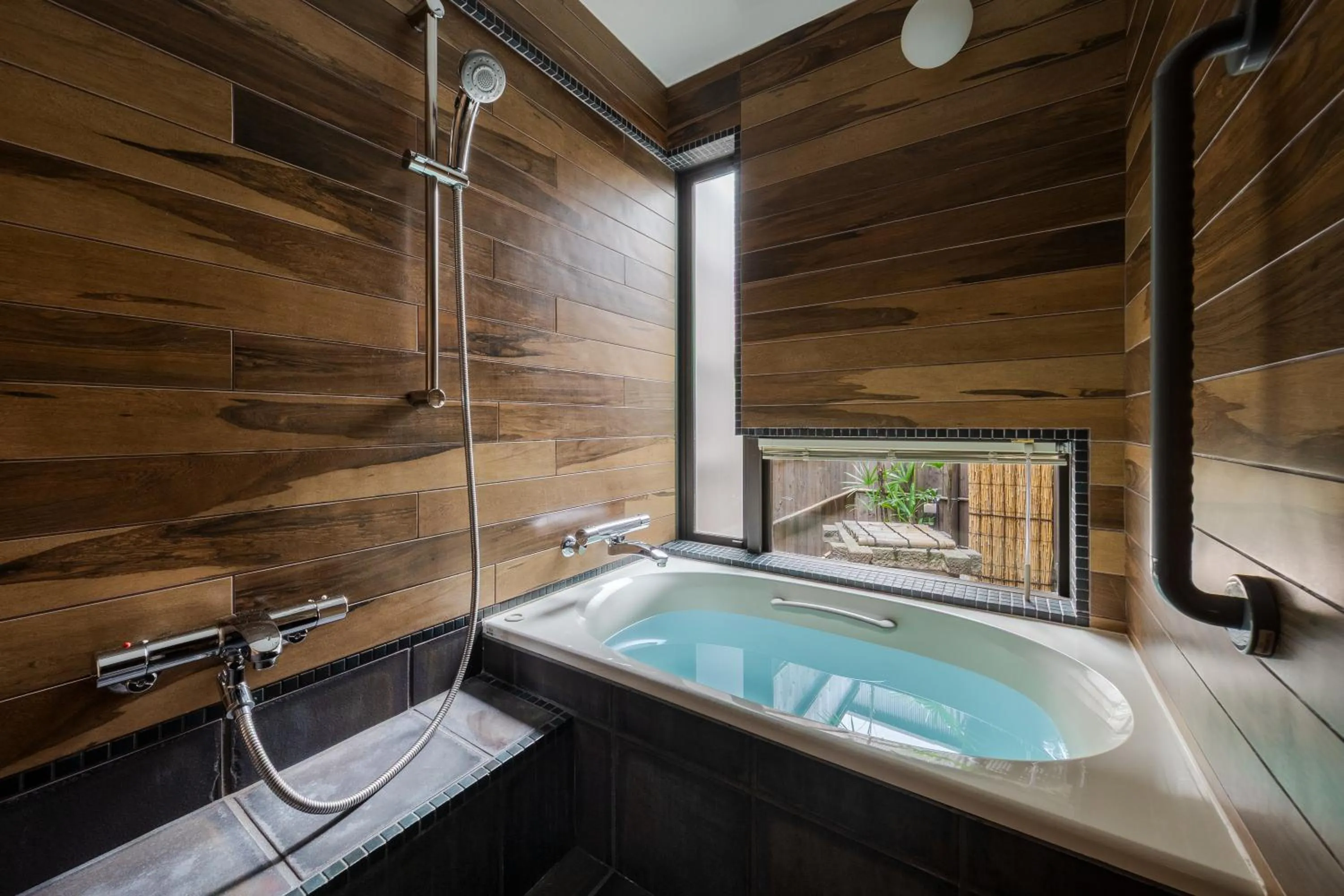 Bathroom in Momohana an Machiya House