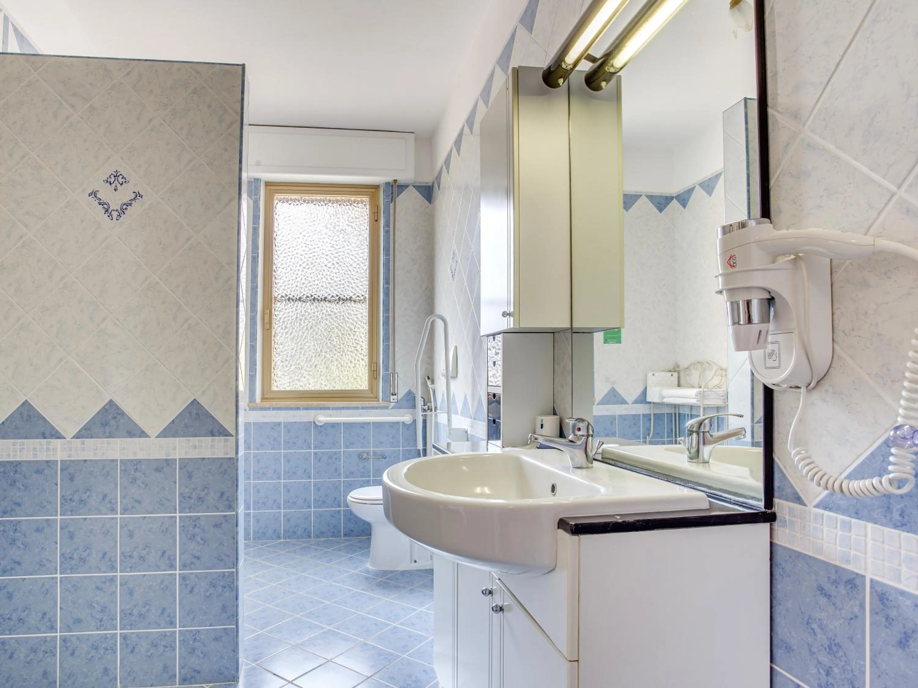 Shower in MEMO'S Affittacamere