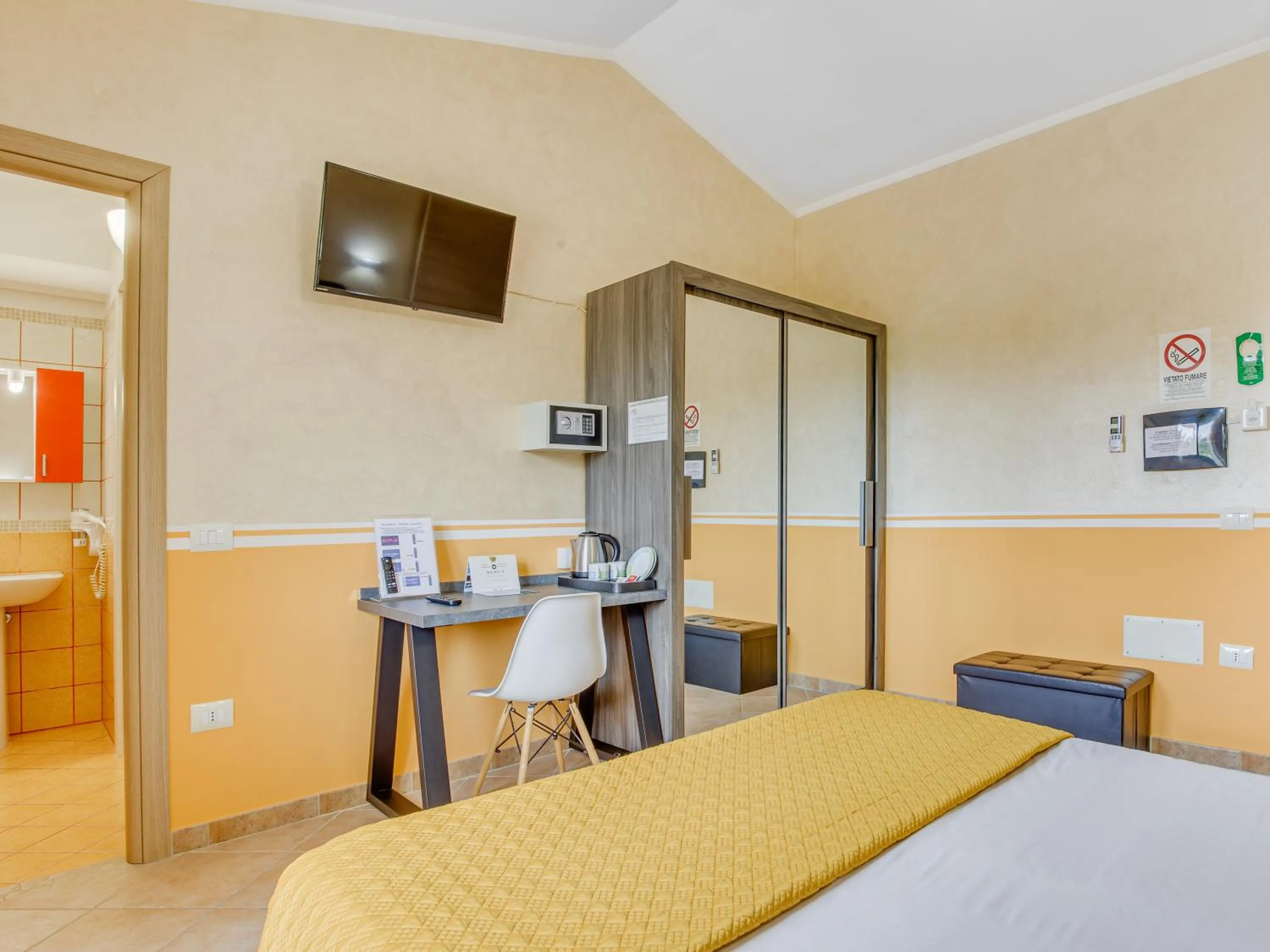 Bed in MEMO'S Affittacamere