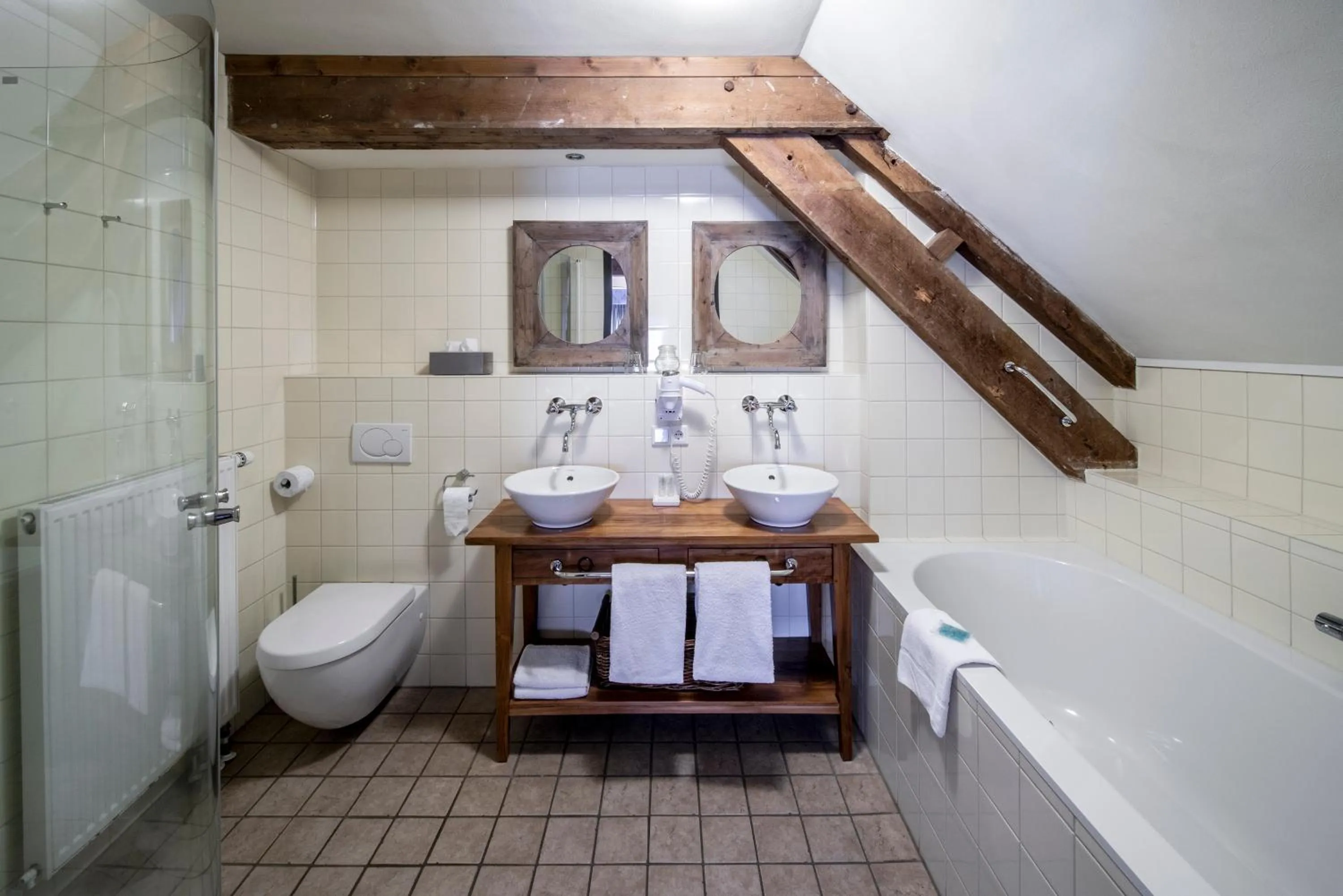 Toilet in Herberg de Brabantse Kluis