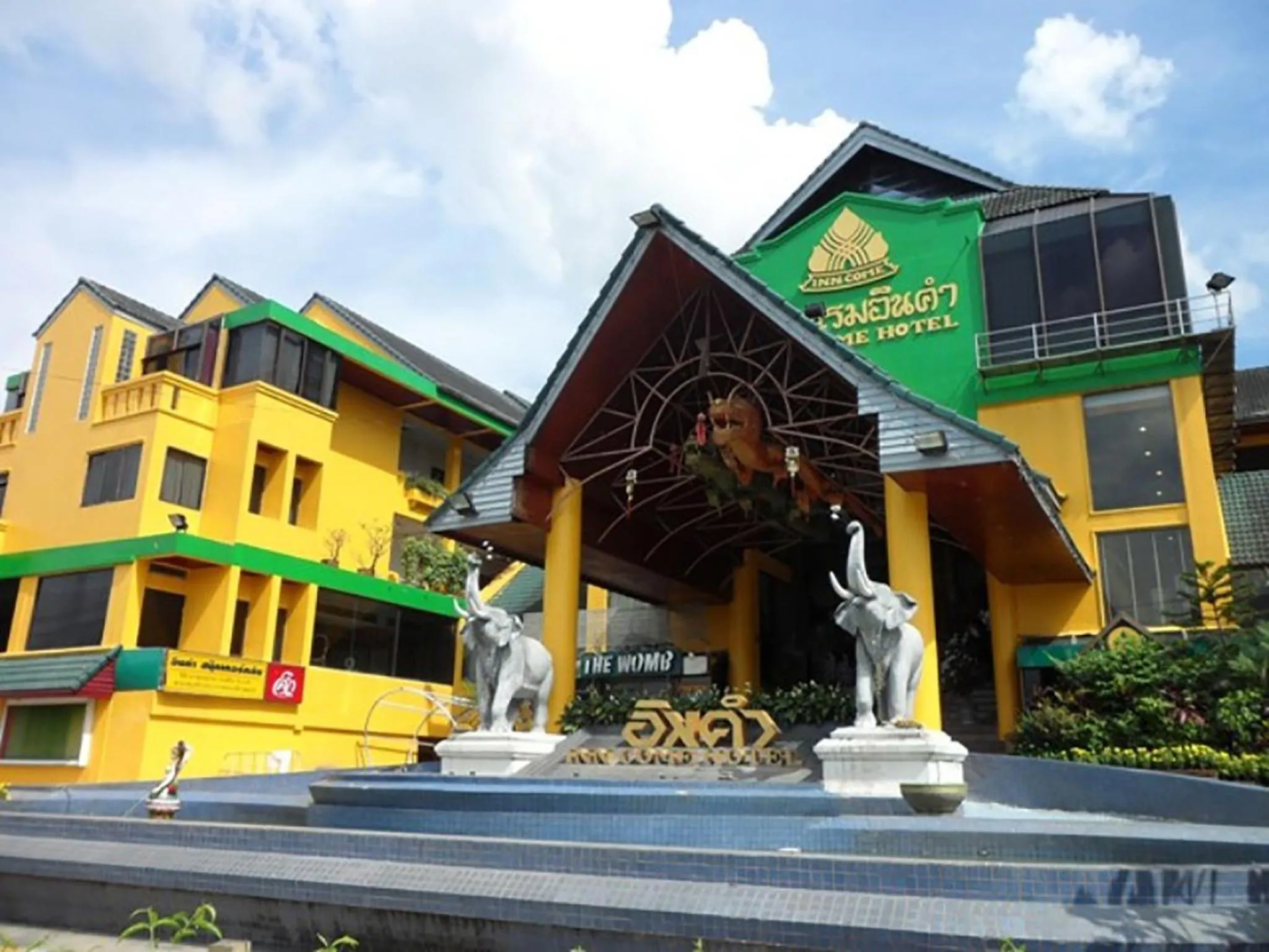 Facade/entrance in Inn Come Hotel Chiang Rai