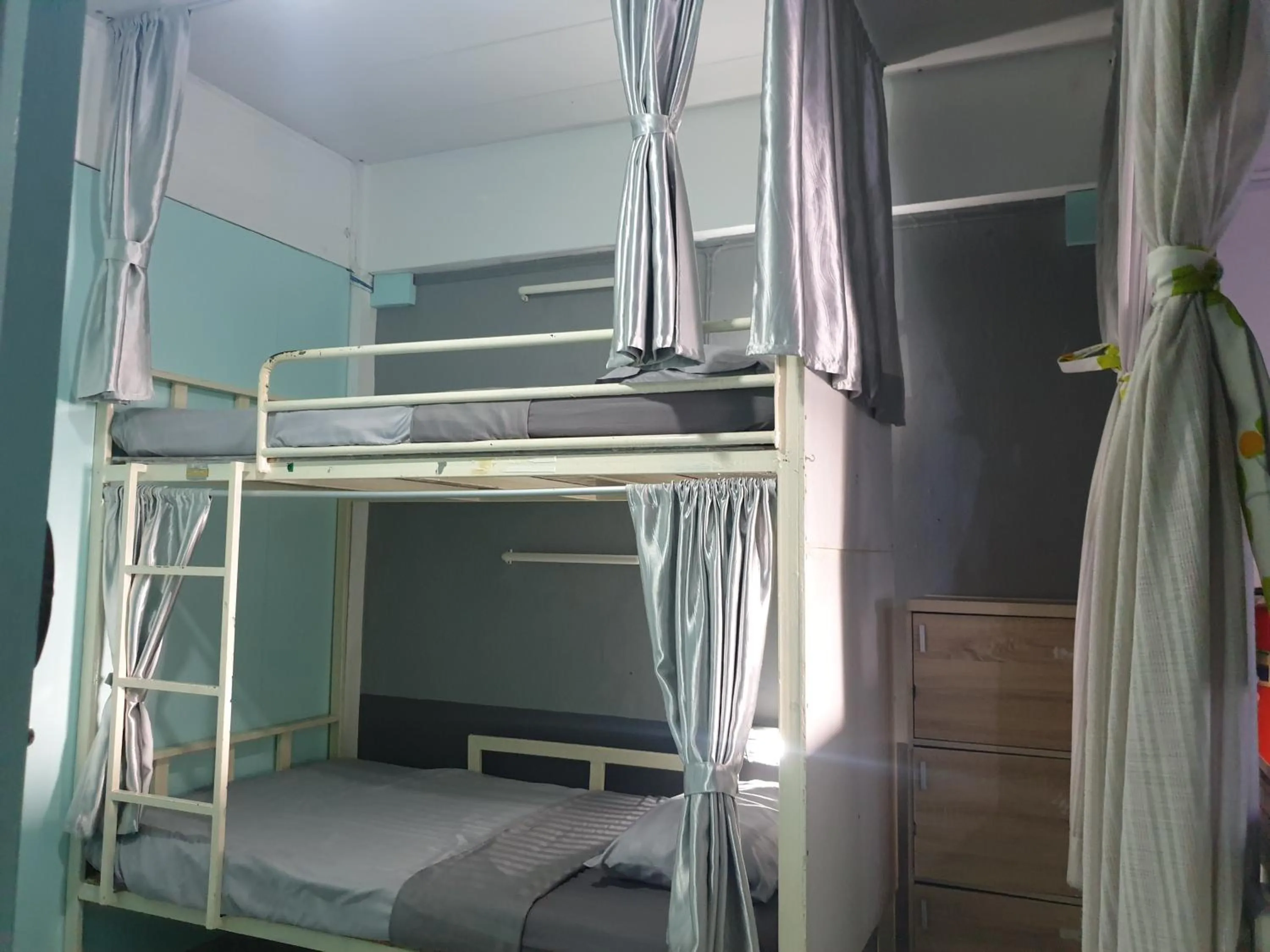 Bed in i-smile & U2 Hostel