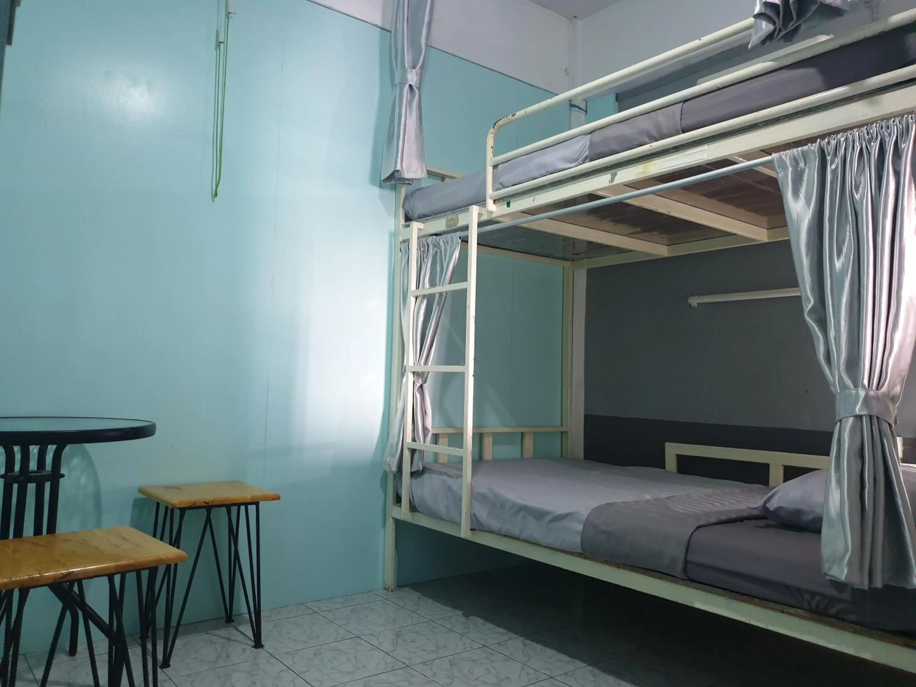 Bed in i-smile & U2 Hostel