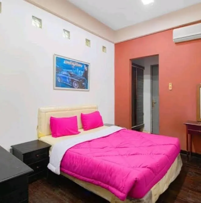 Photo of the whole room, Bed in Tobana House Bintaro