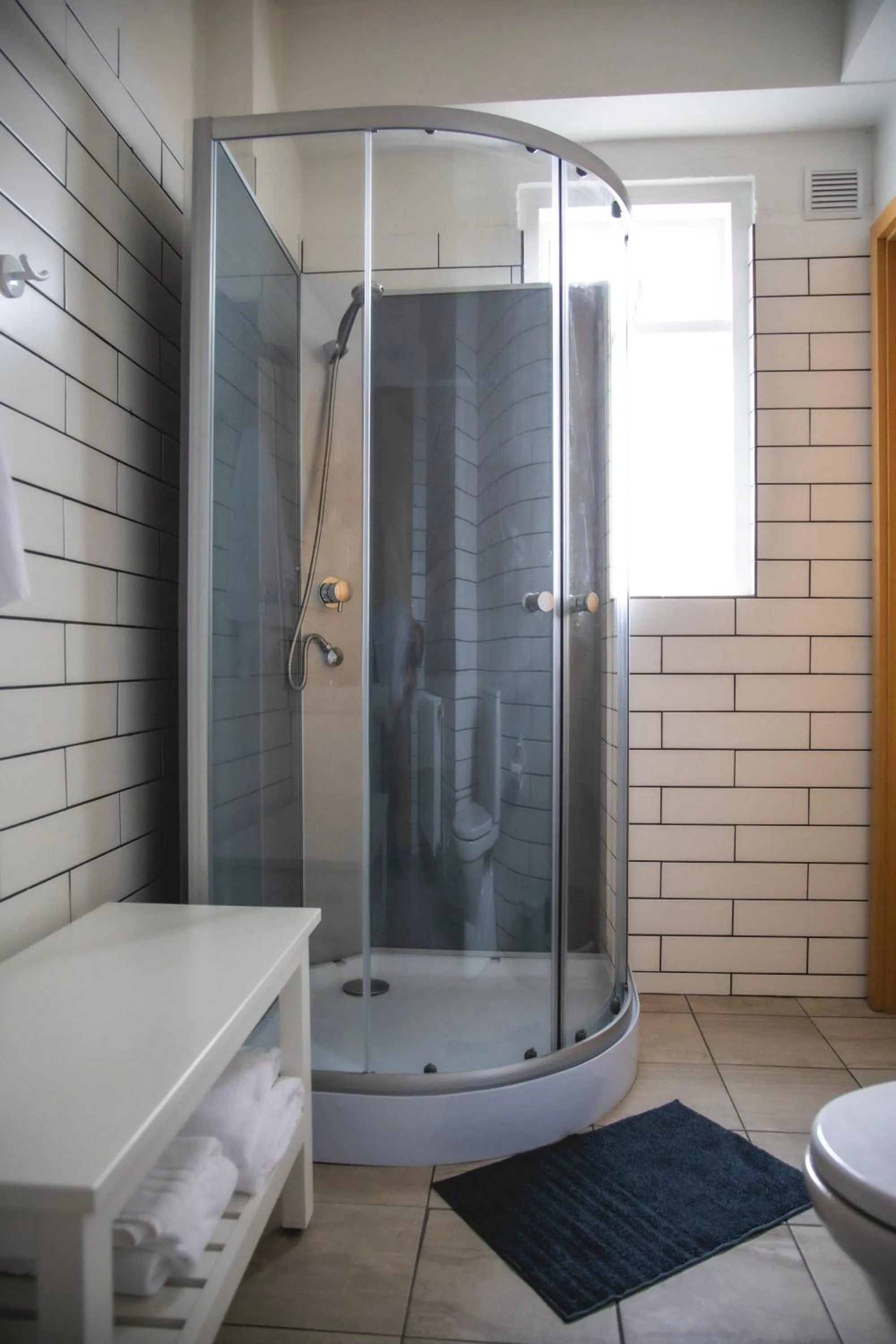Shower in Setrið Guesthouse