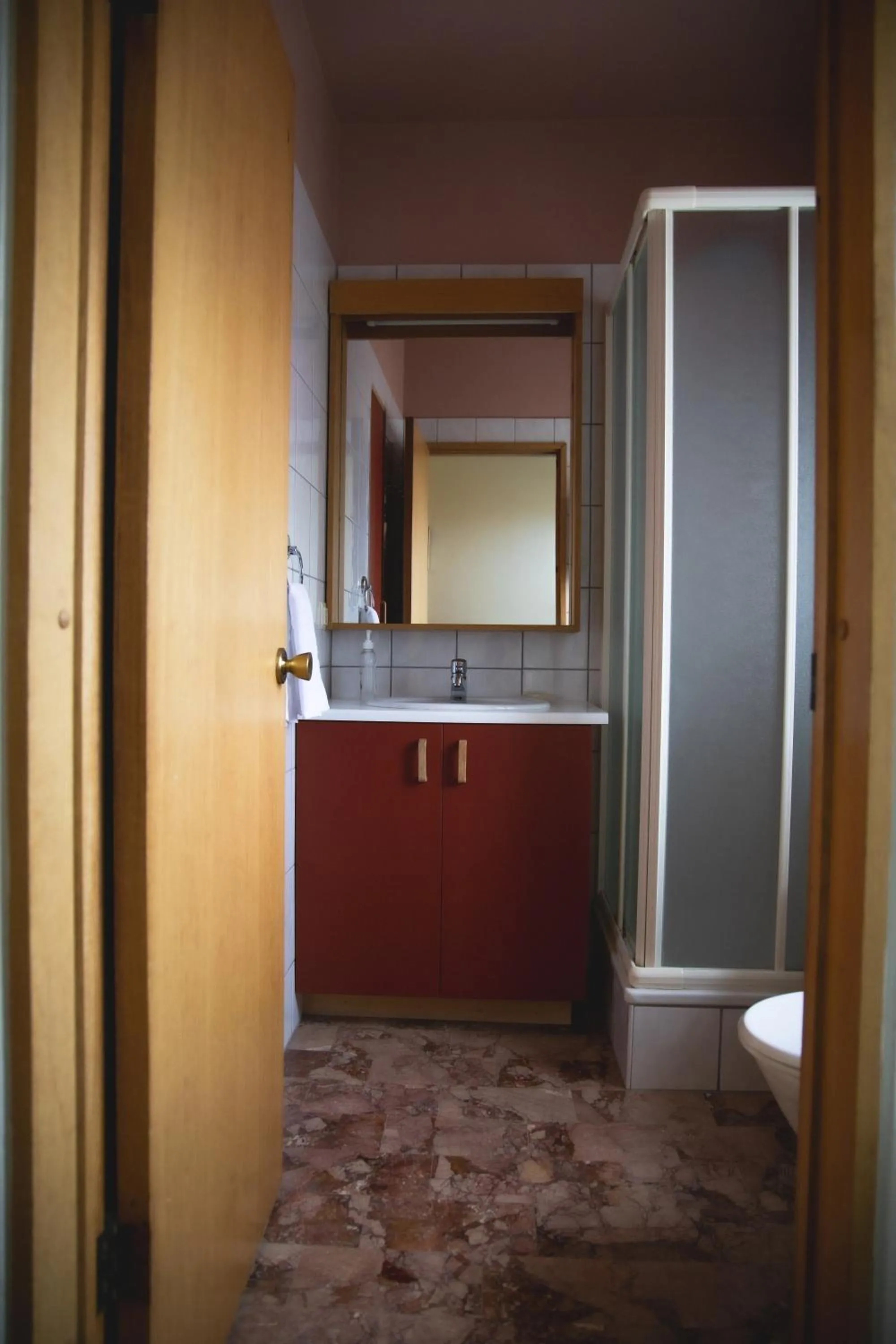 Shower in Setrið Guesthouse