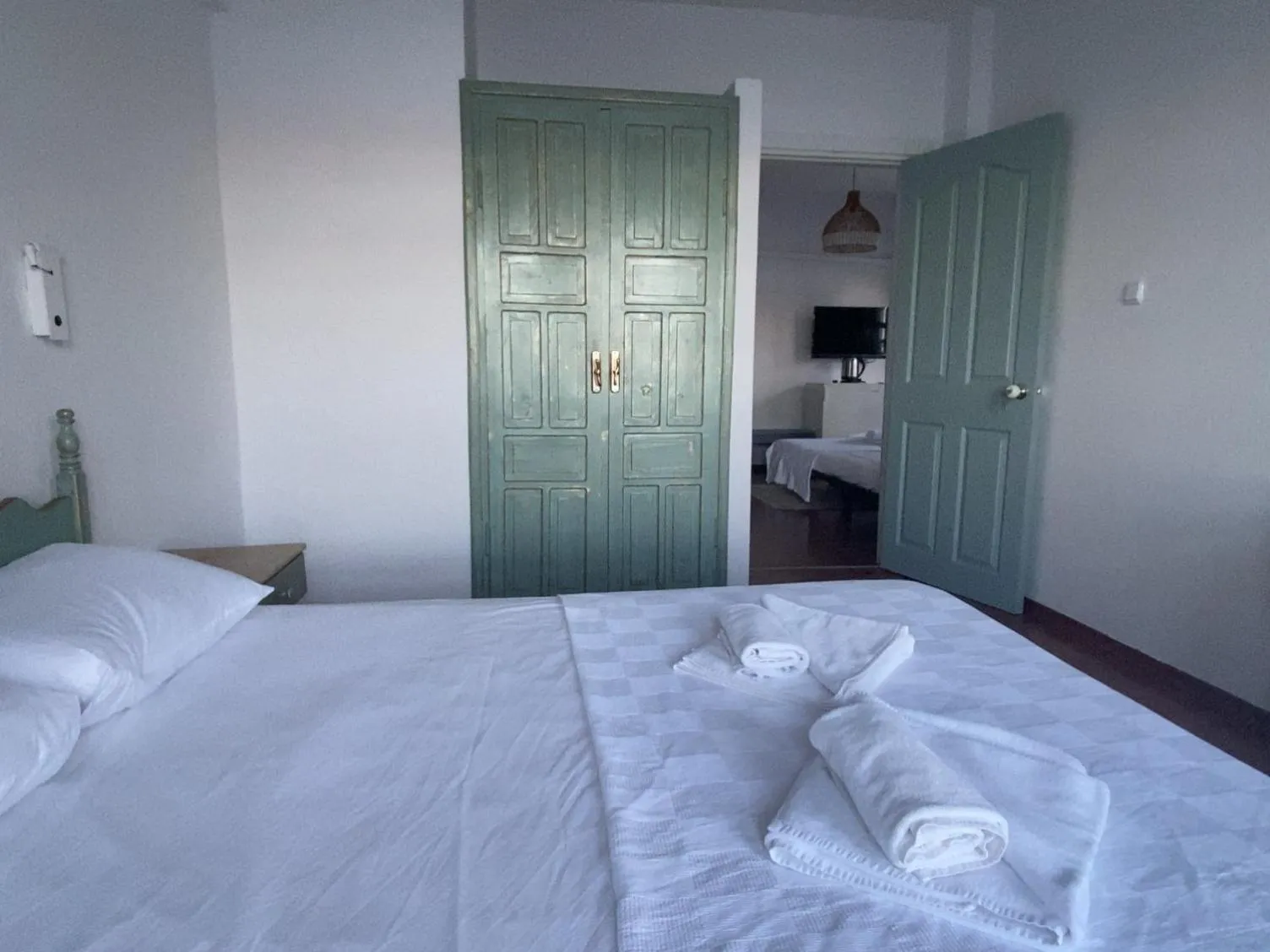 Photo of the whole room, Bed in The Diplomat Hotel