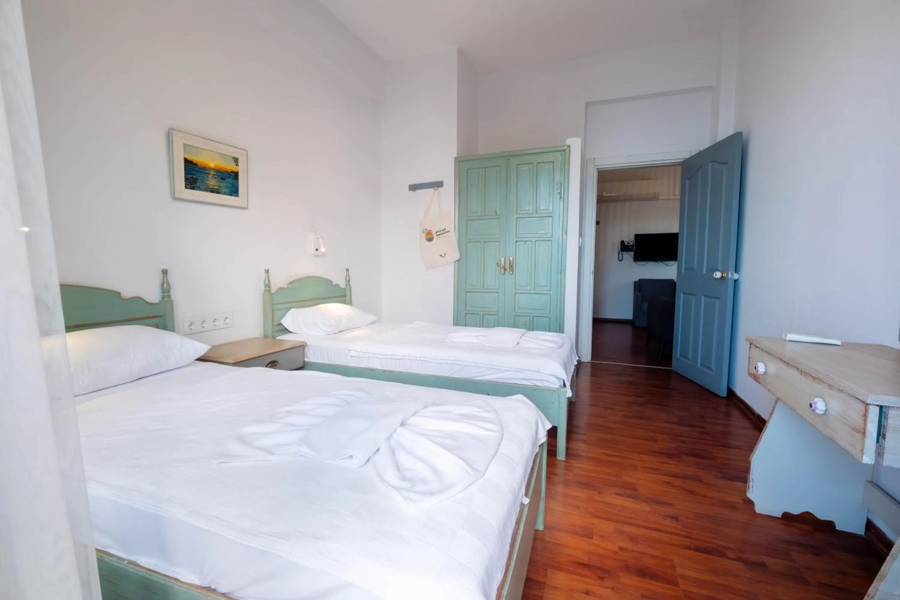 Bedroom, Bed in The Diplomat Hotel