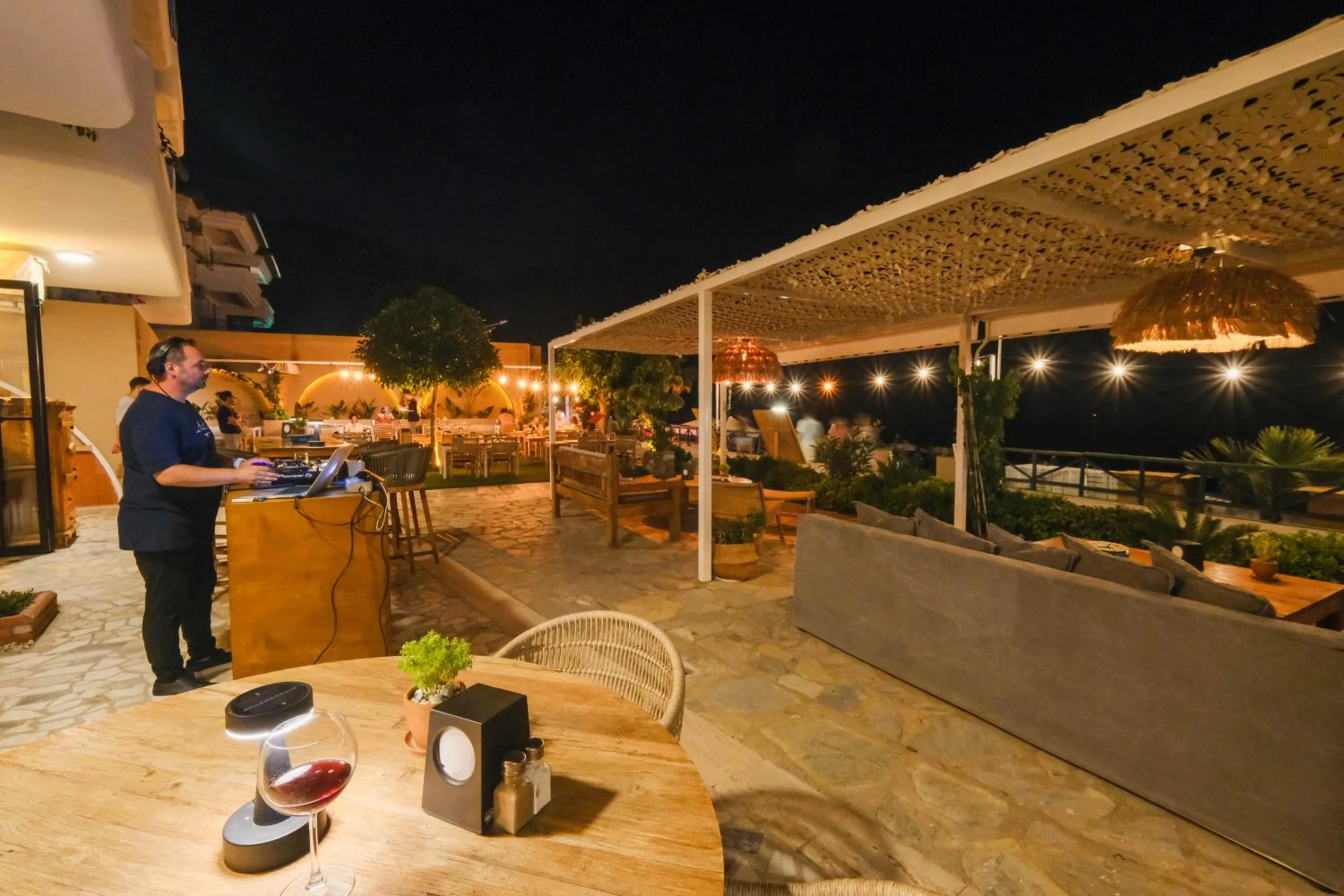 Restaurant/places to eat in The Diplomat Hotel