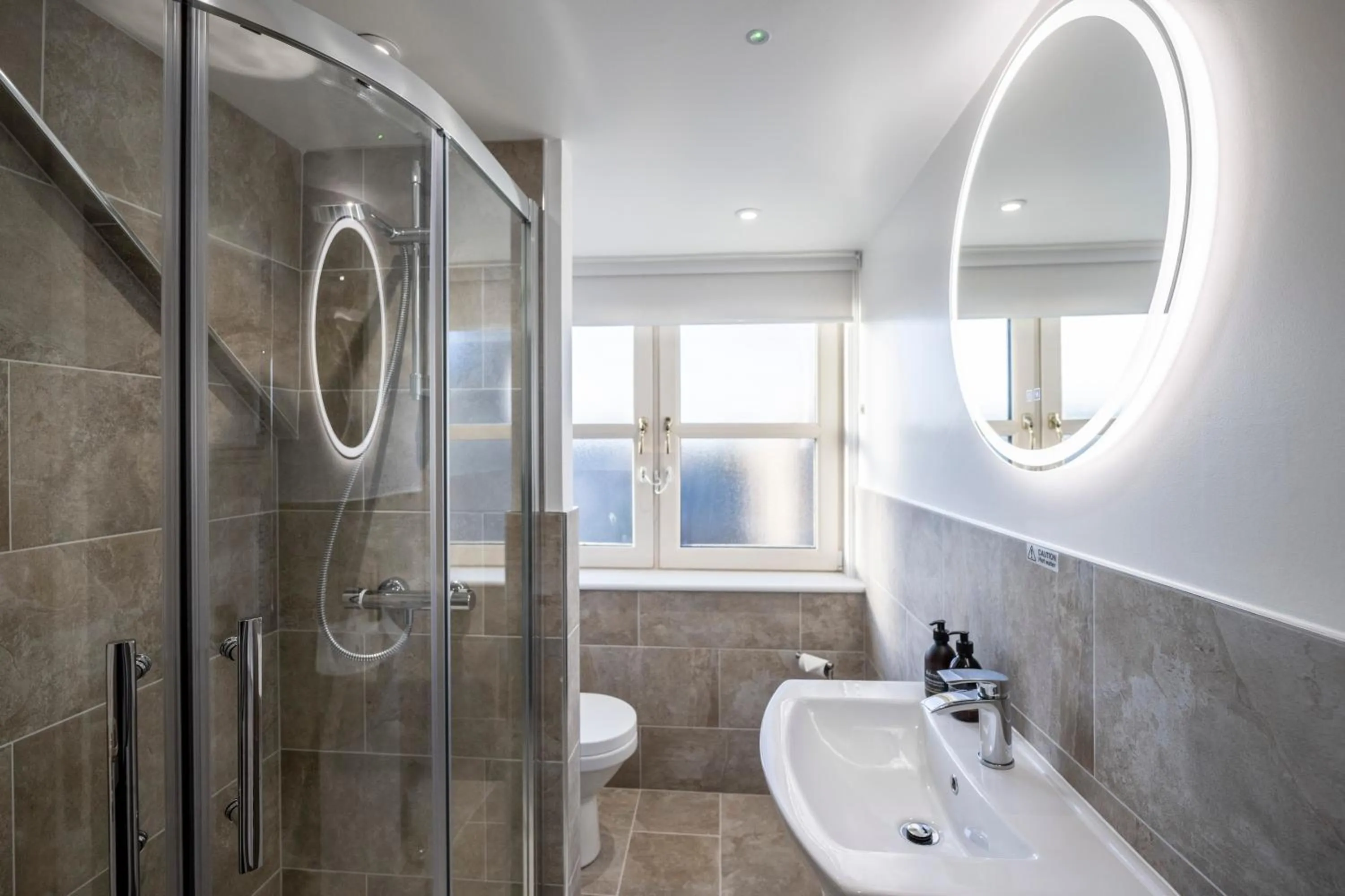 Shower in Udny Arms Hotel