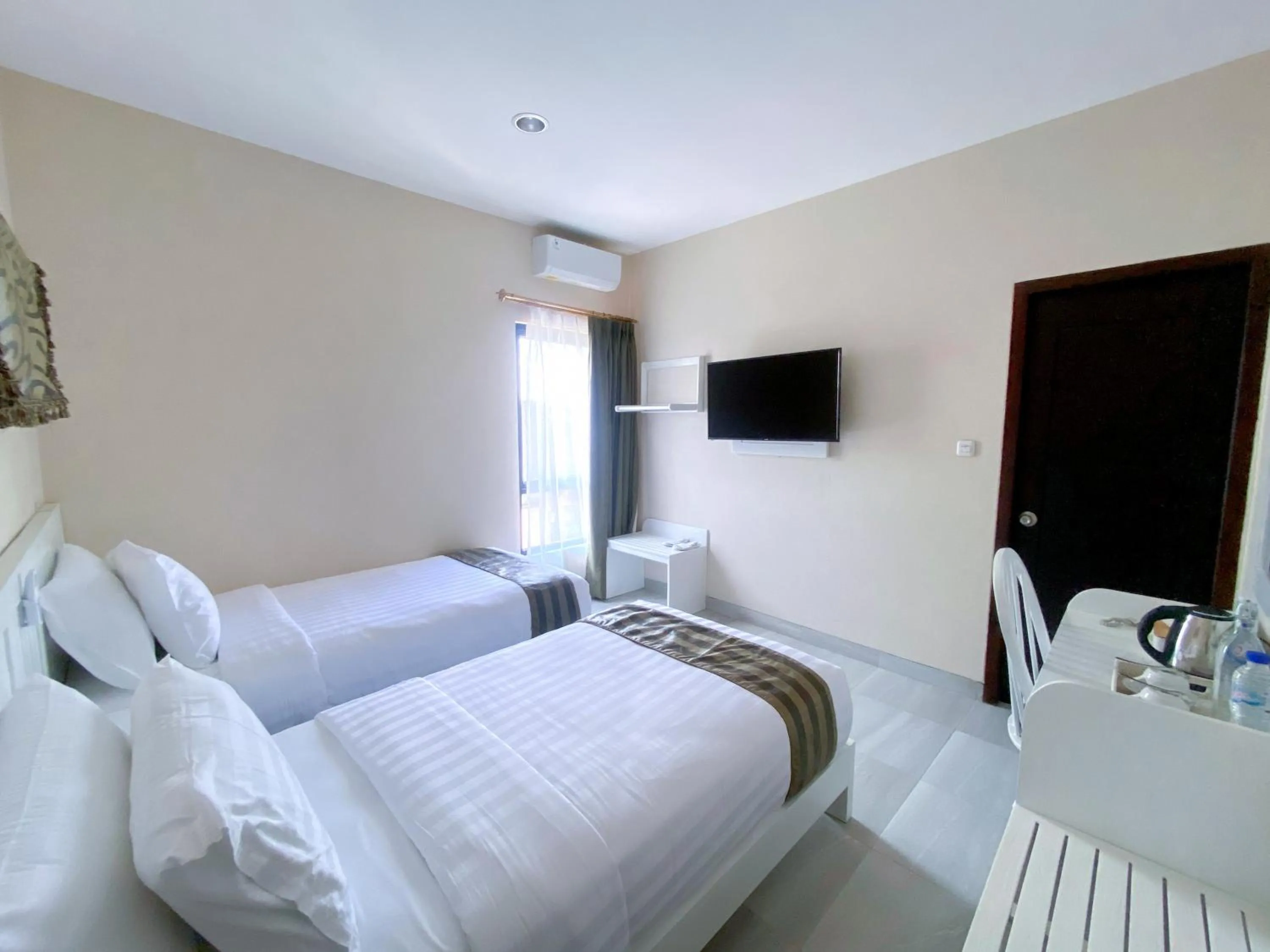 Bedroom, Bed in Flamingo Ceria