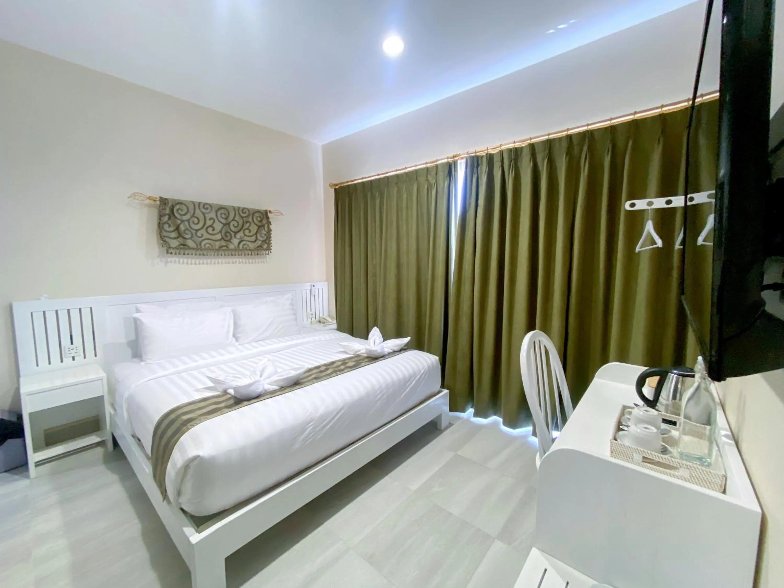 Bedroom, Bed in Flamingo Ceria