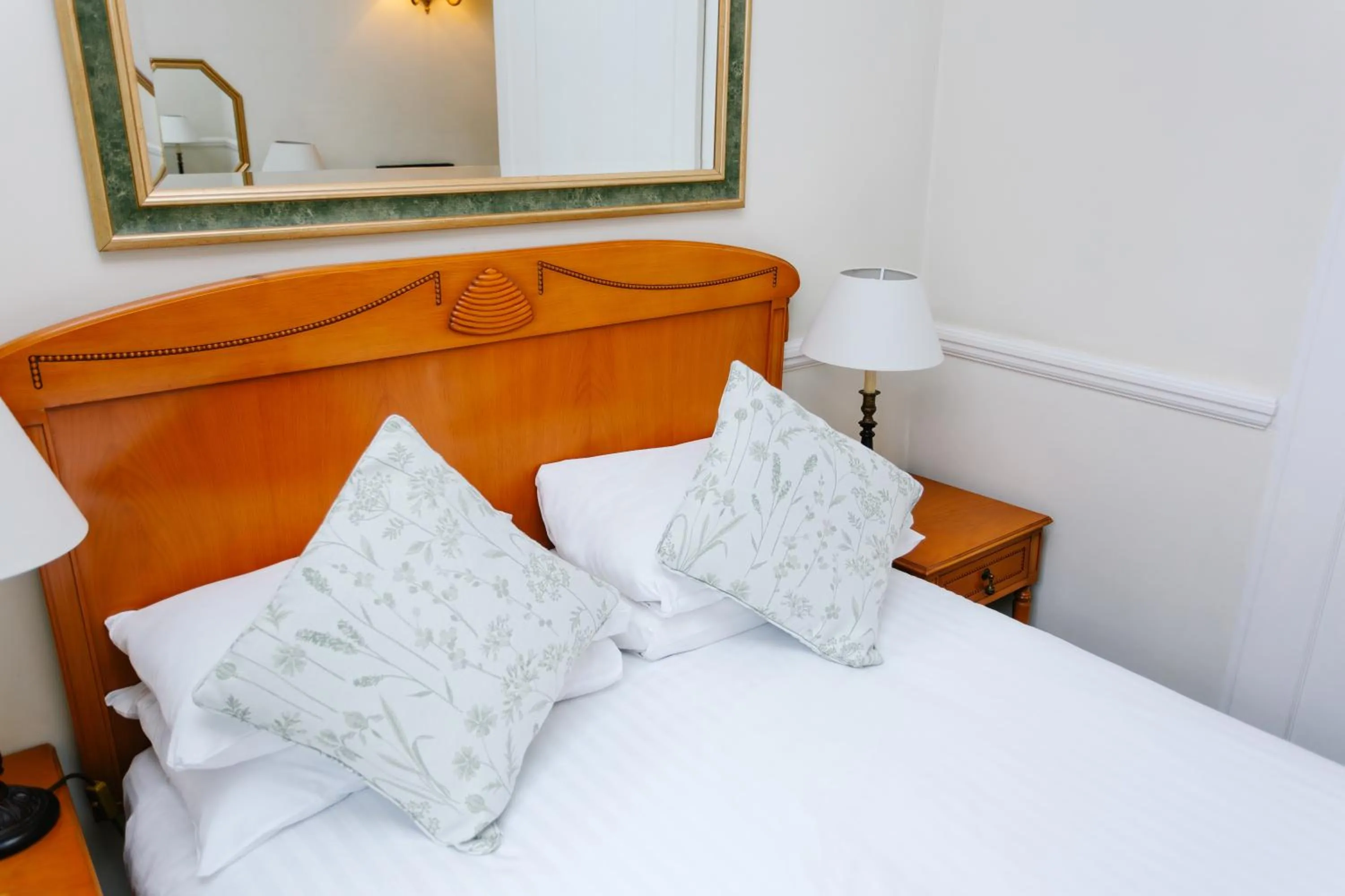 Bed in The Snooty Fox