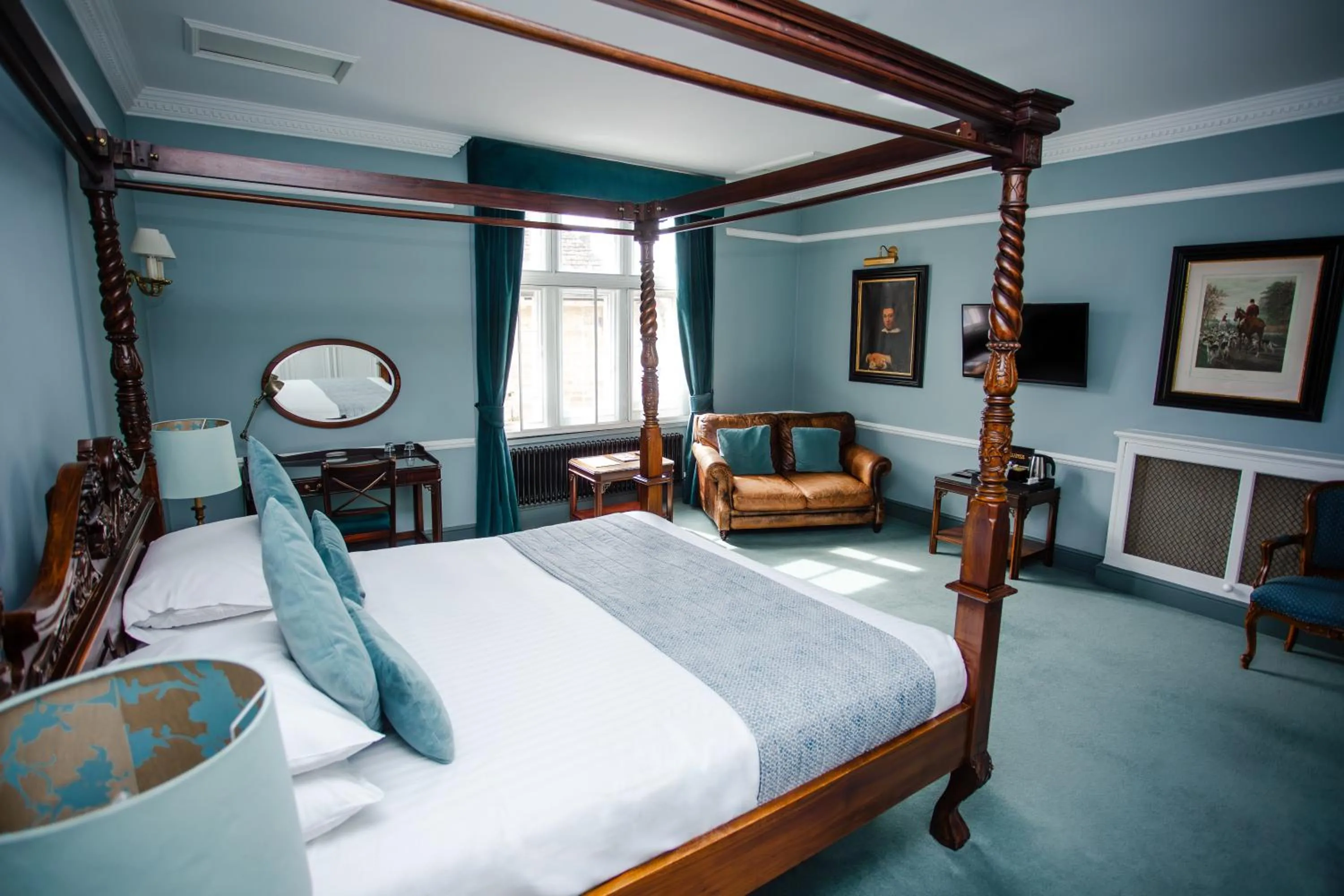 Bed in The Snooty Fox