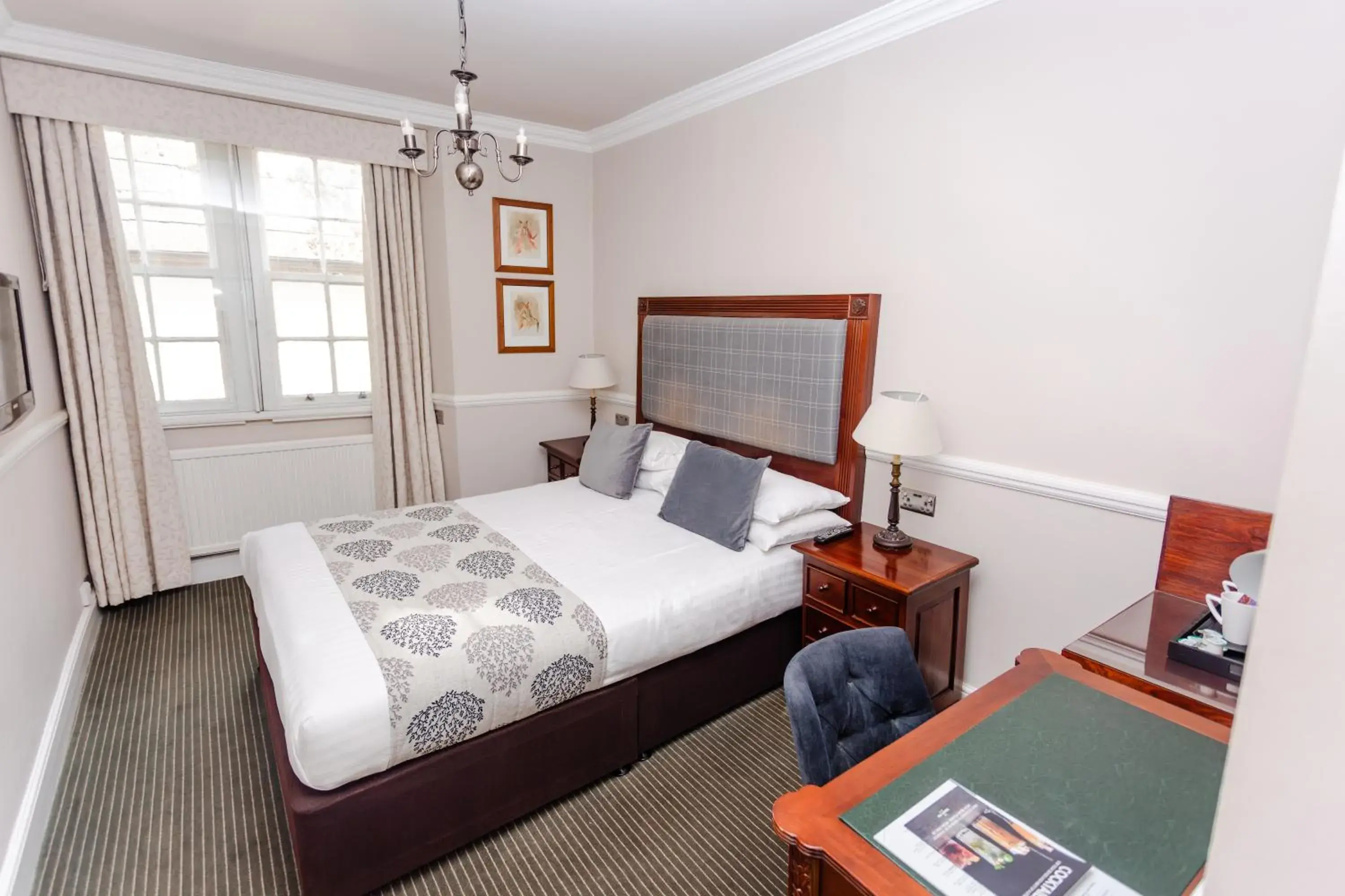 Classic Double Room in The Snooty Fox Classic Double Room in The Snooty Fox