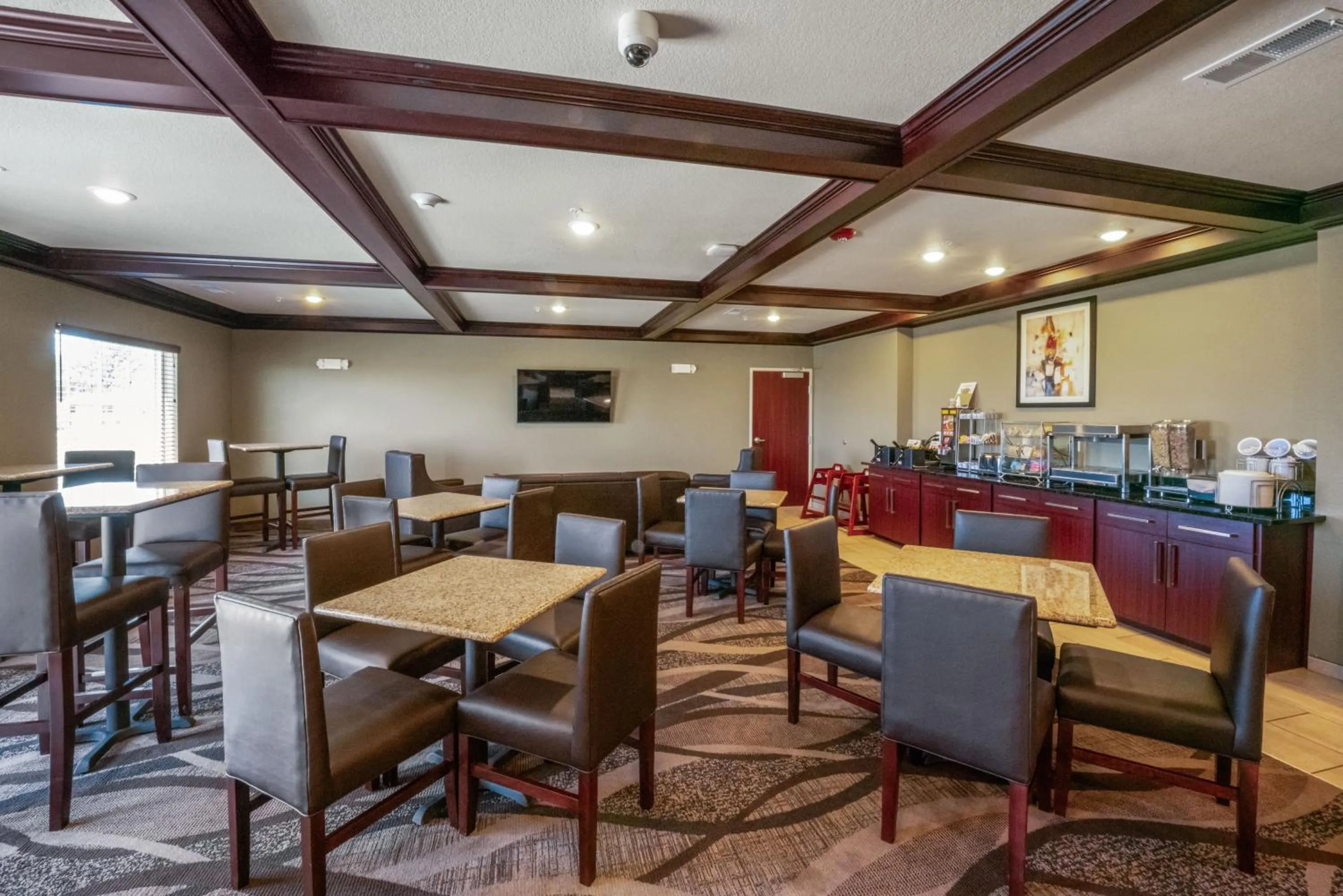 Seating area in Cobblestone Inn & Suites - Boise City