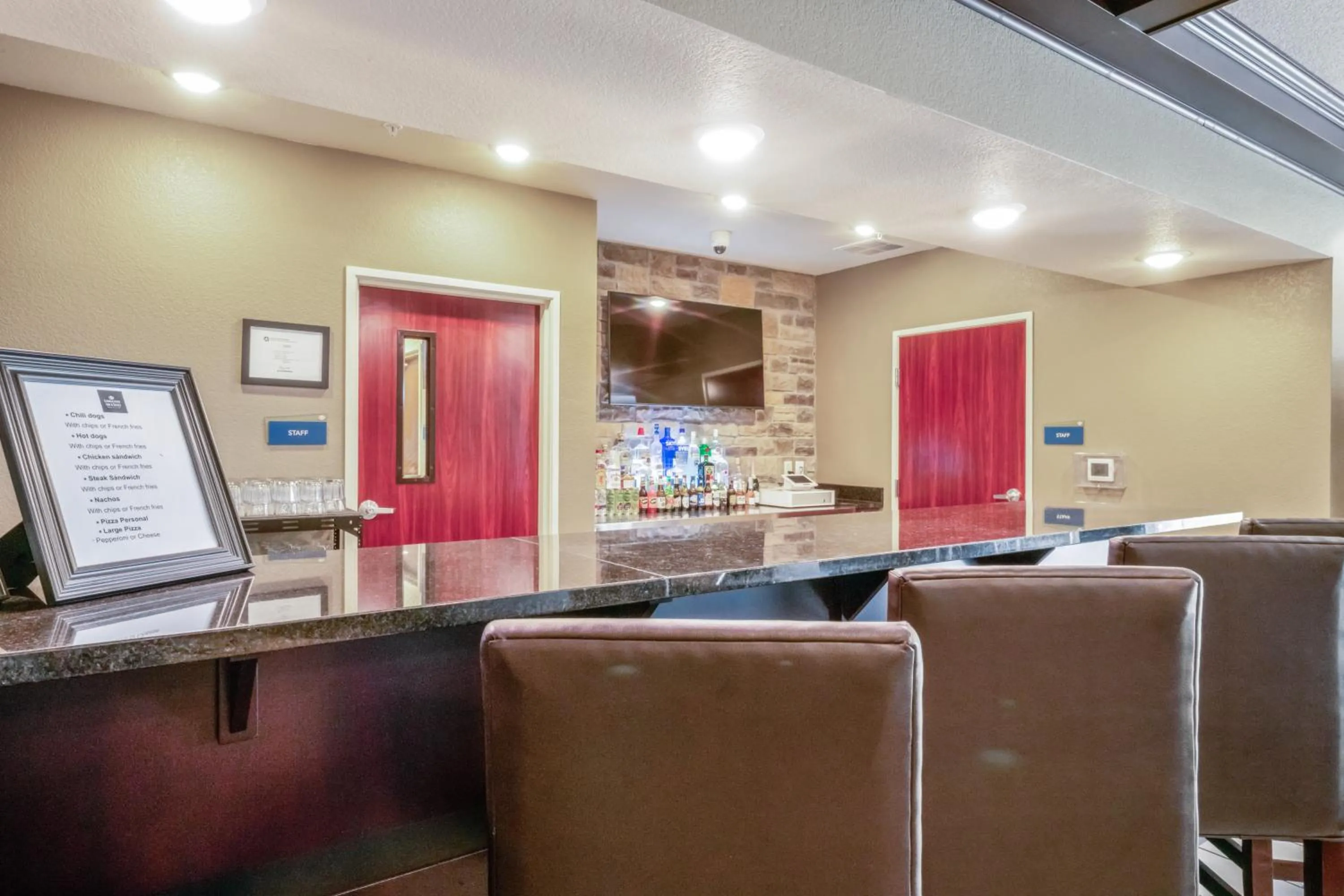Lounge or bar in Cobblestone Inn & Suites - Boise City