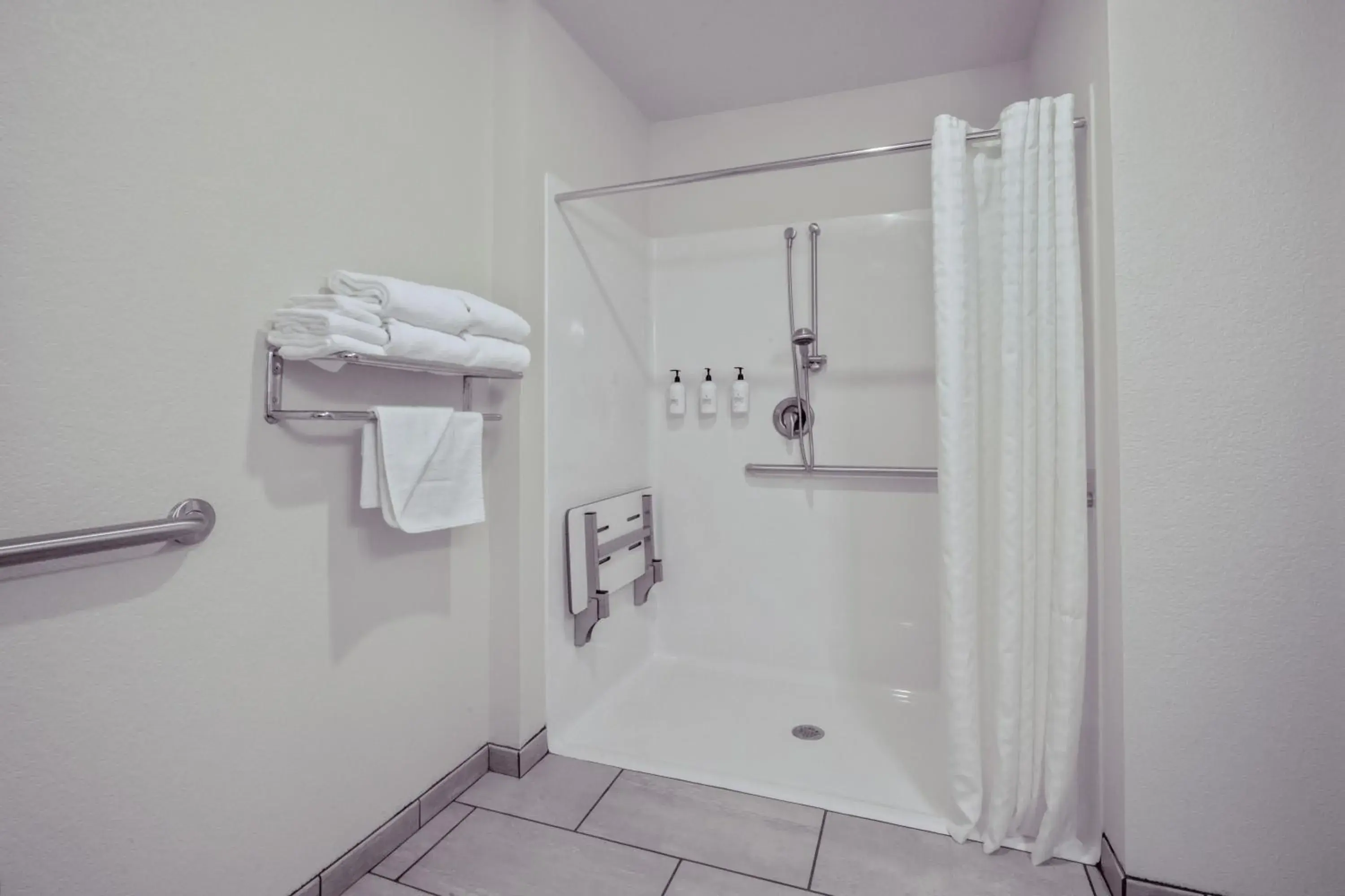 King Room with Roll-In Shower - Disability Access in Cobblestone Inn & Suites - Boise City King Room with Roll-In Shower - Disability Access in Cobblestone Inn & Suites - Boise City