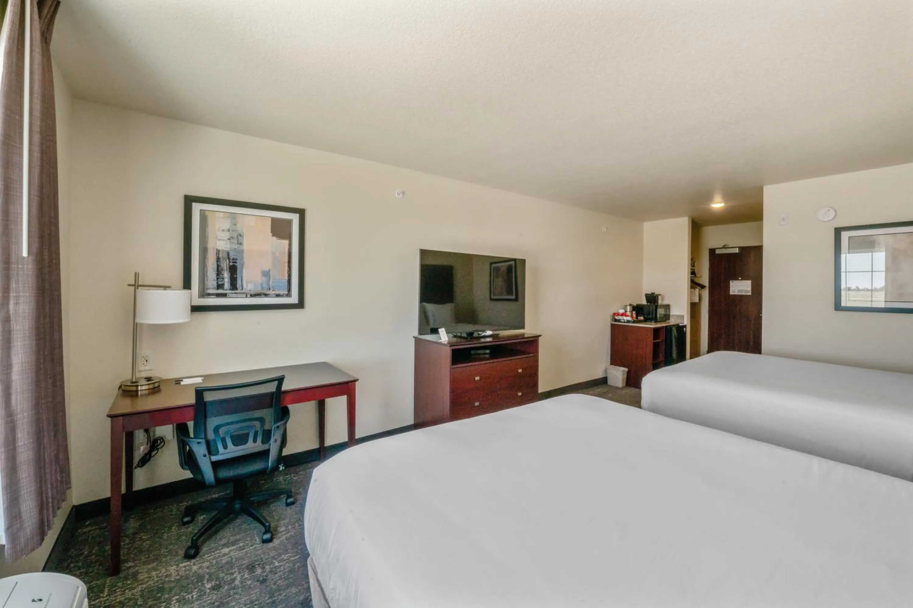 Bedroom, Bed in Cobblestone Inn & Suites - Boise City