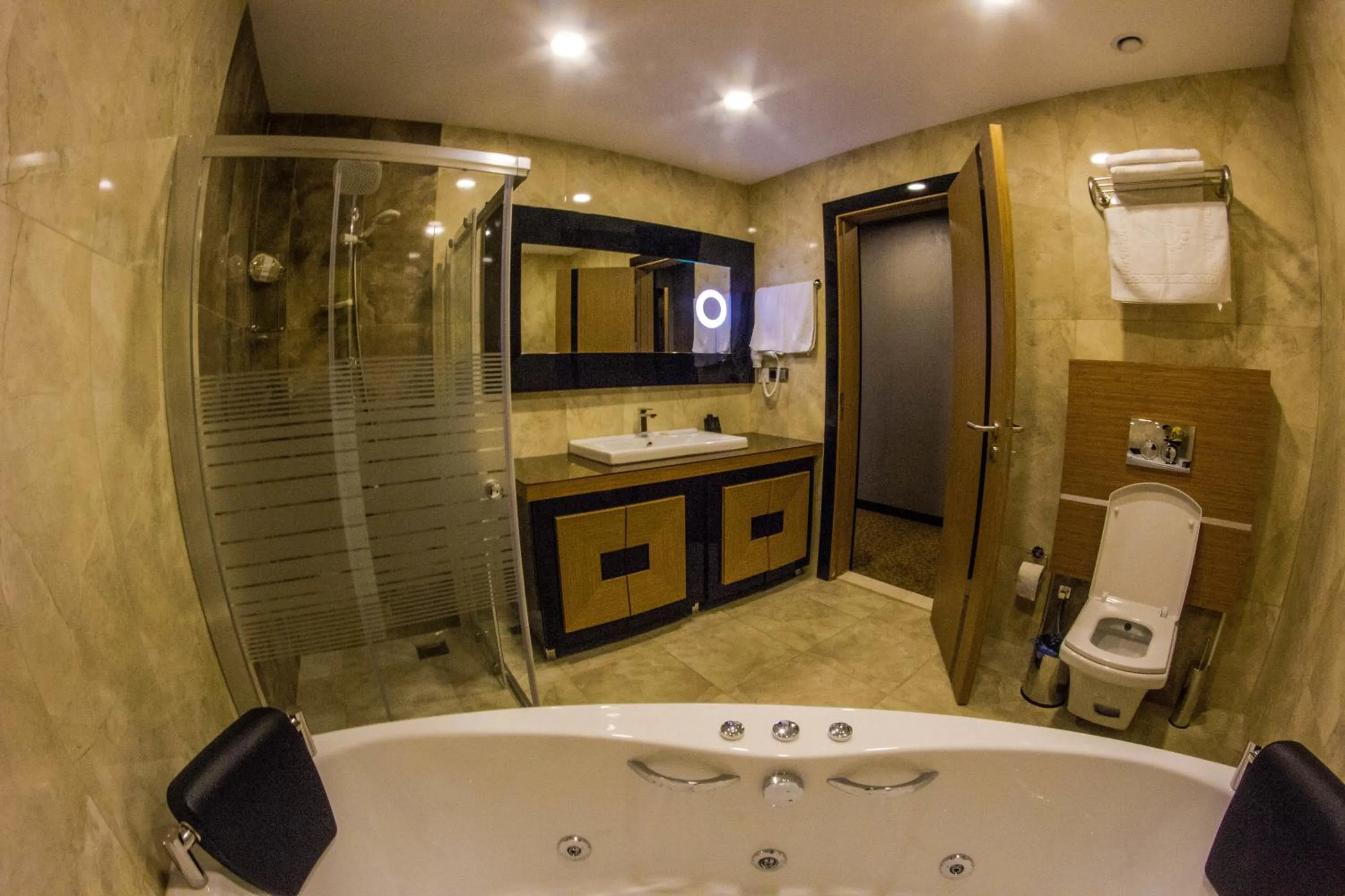 Bathroom in Erbil Quartz Hotel