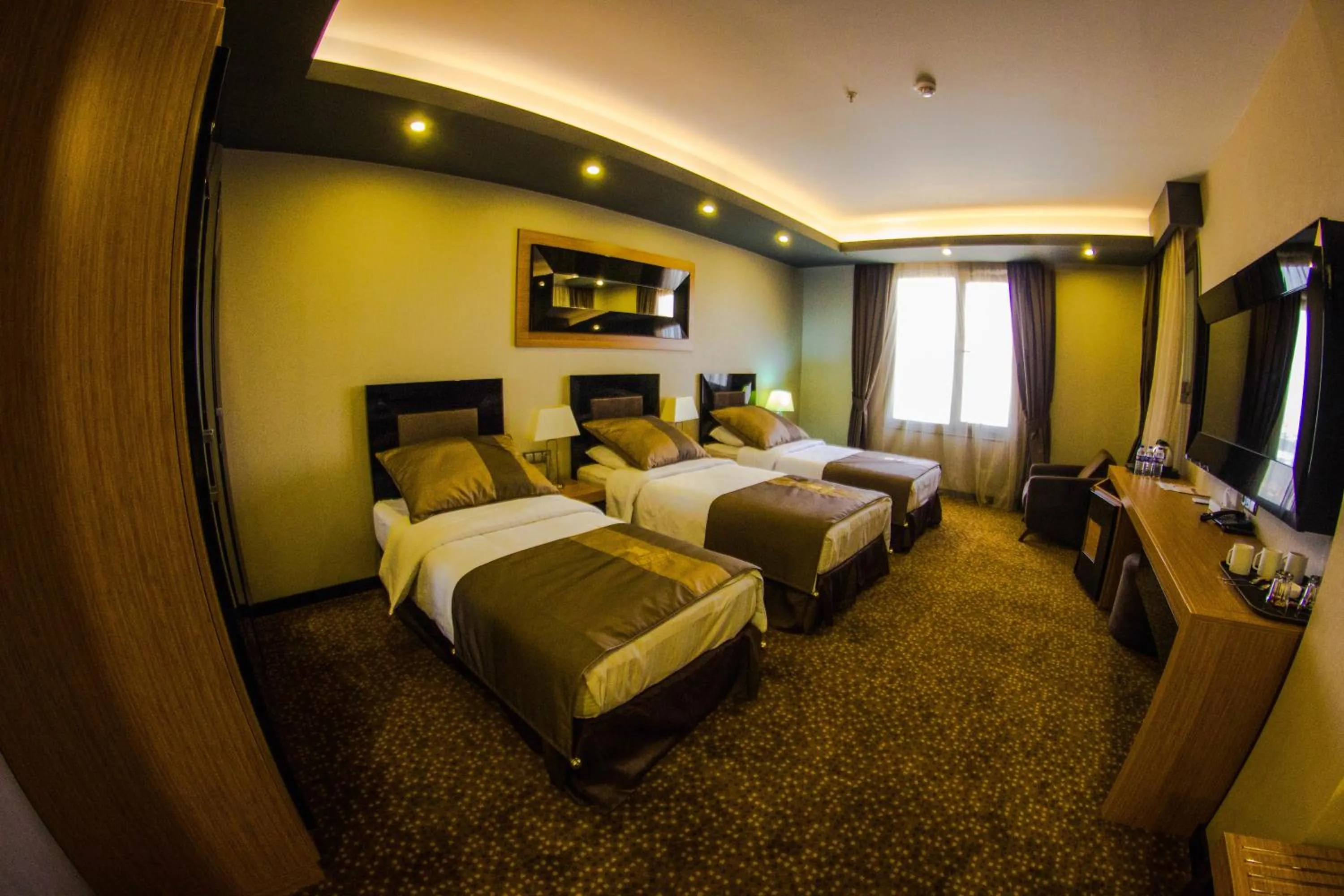 Day, Bed in Erbil Quartz Hotel
