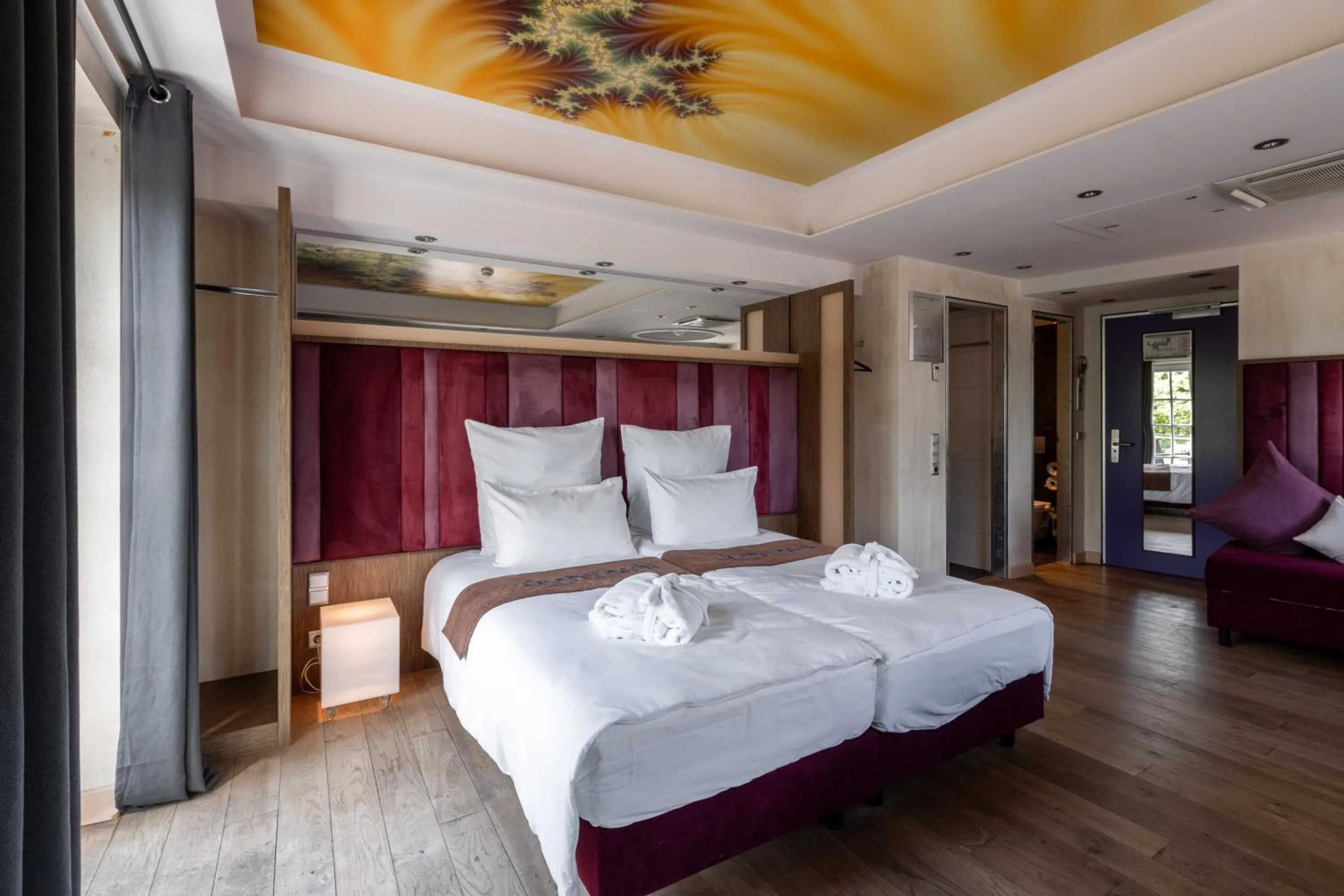 Photo of the whole room, Bed in Wirtshaus & Hotel Landsknecht