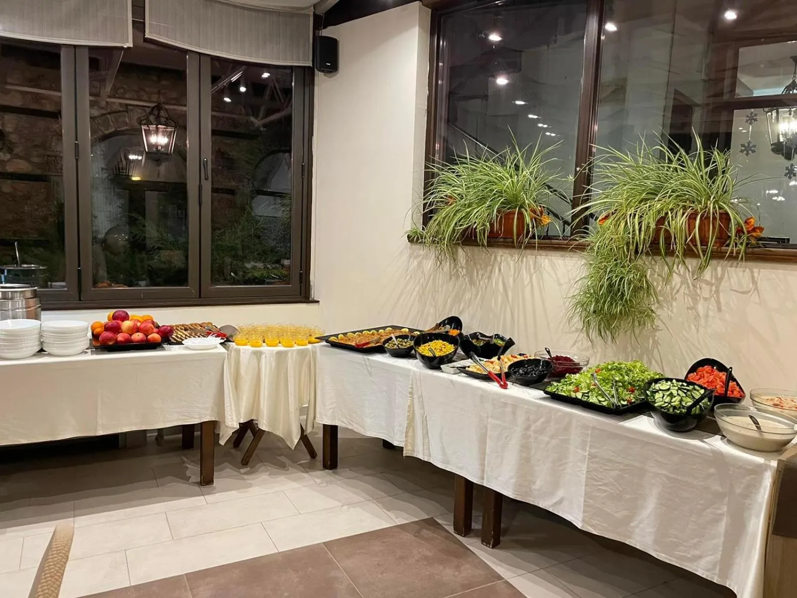 Food and drinks in Hotel Zara