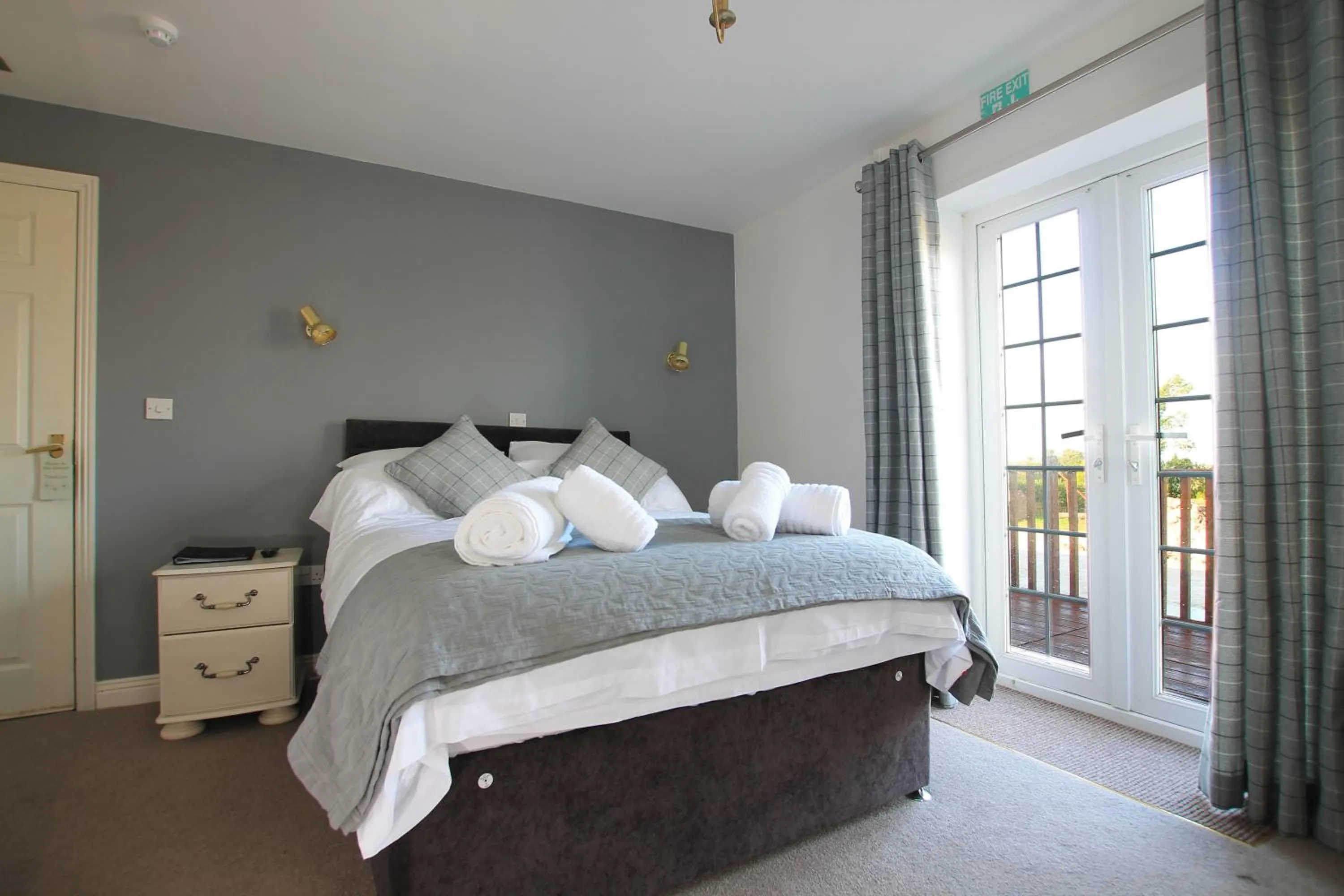 Bed in Halfway House Inn