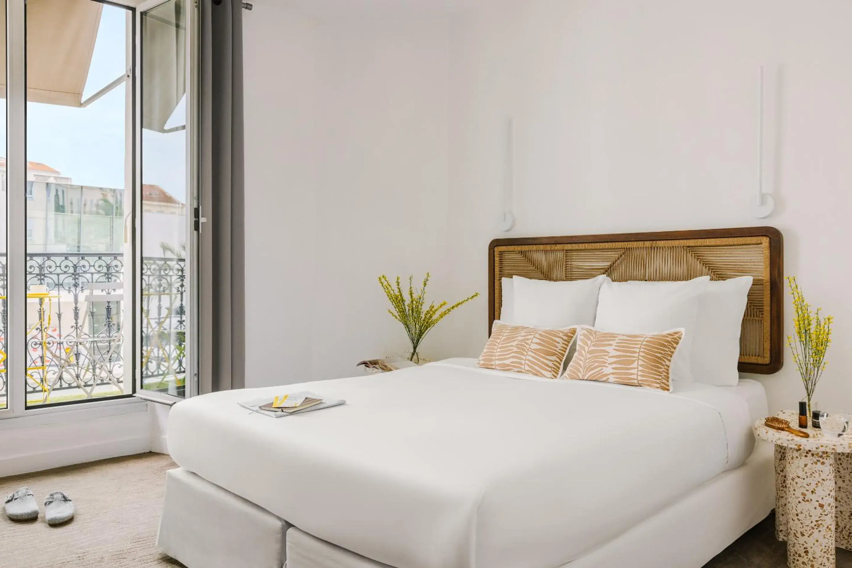 Yelo Lumière powered by Sonder Yelo Lumière powered by Sonder