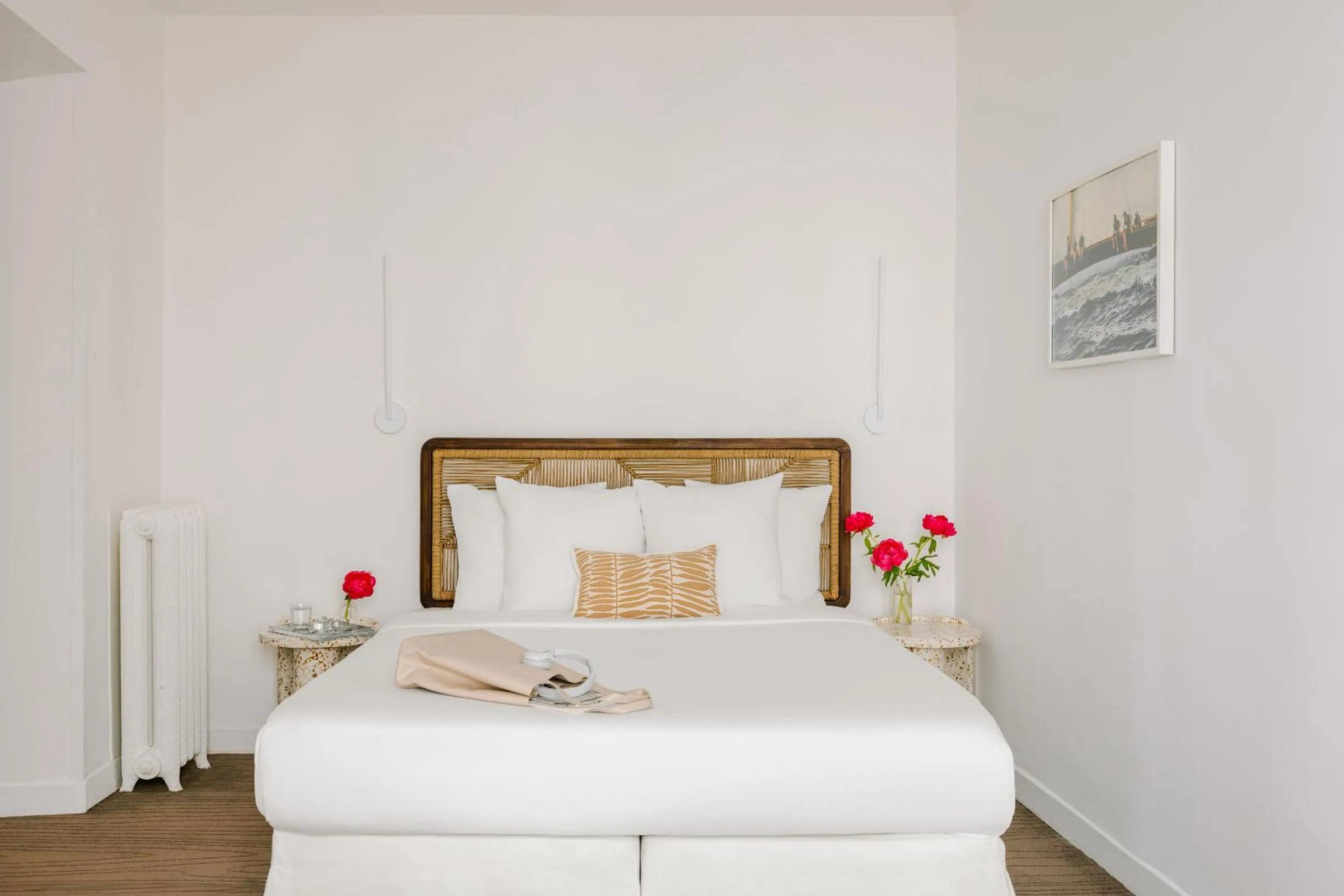 Bed in Yelo Lumière powered by Sonder