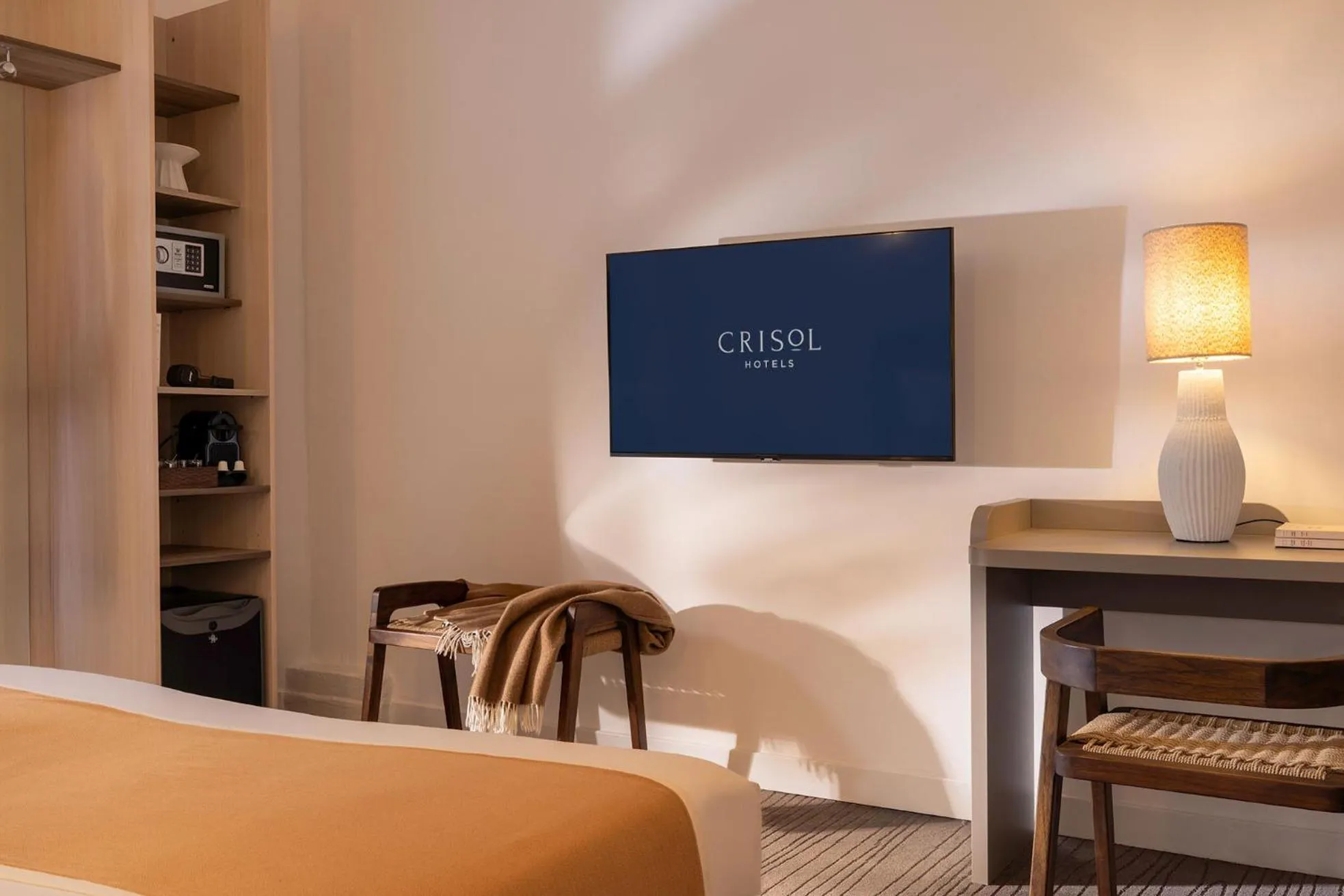 Bedroom, Bed in Crisol Lumière