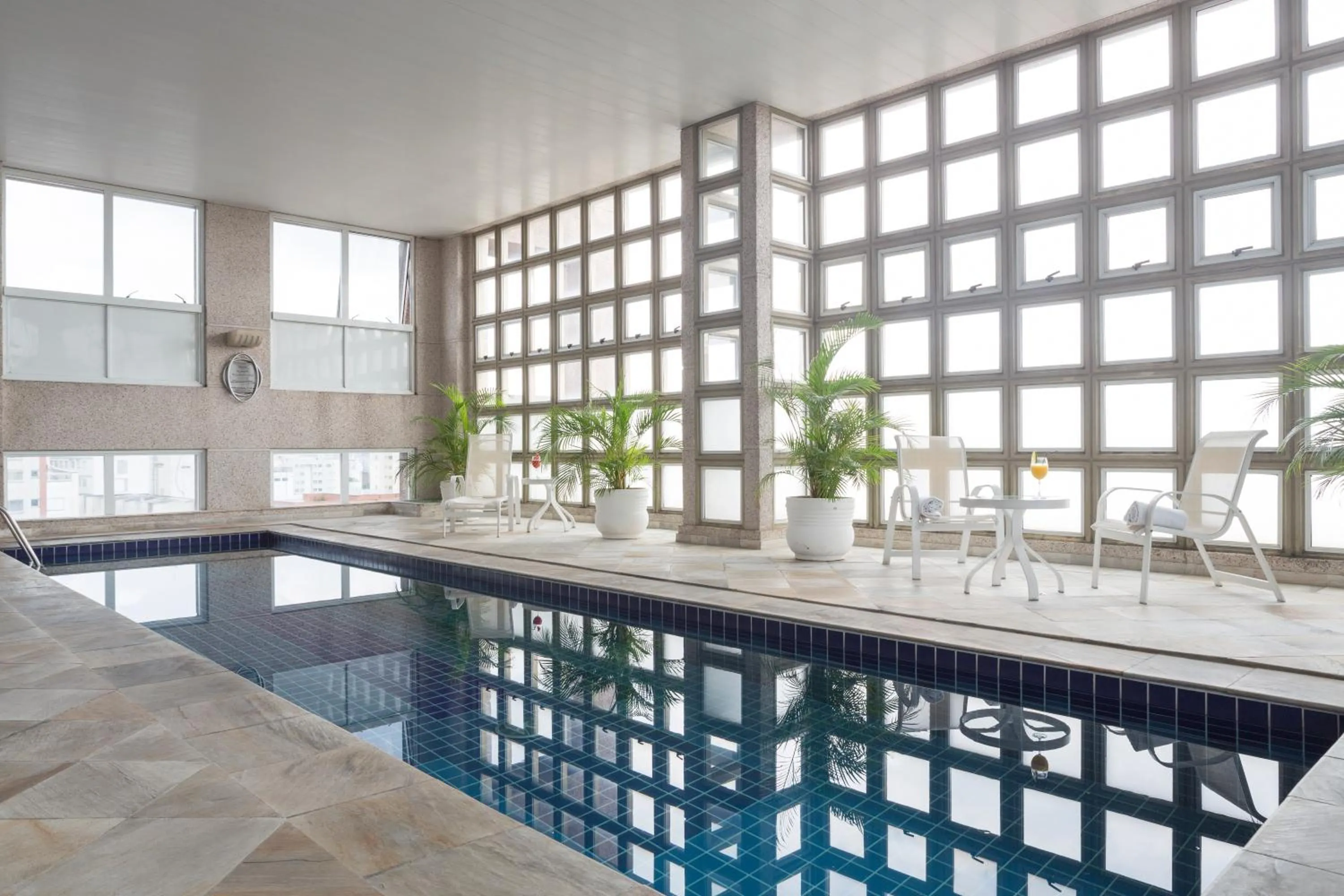 Swimming pool in Mercure Sao Paulo Bela Vista