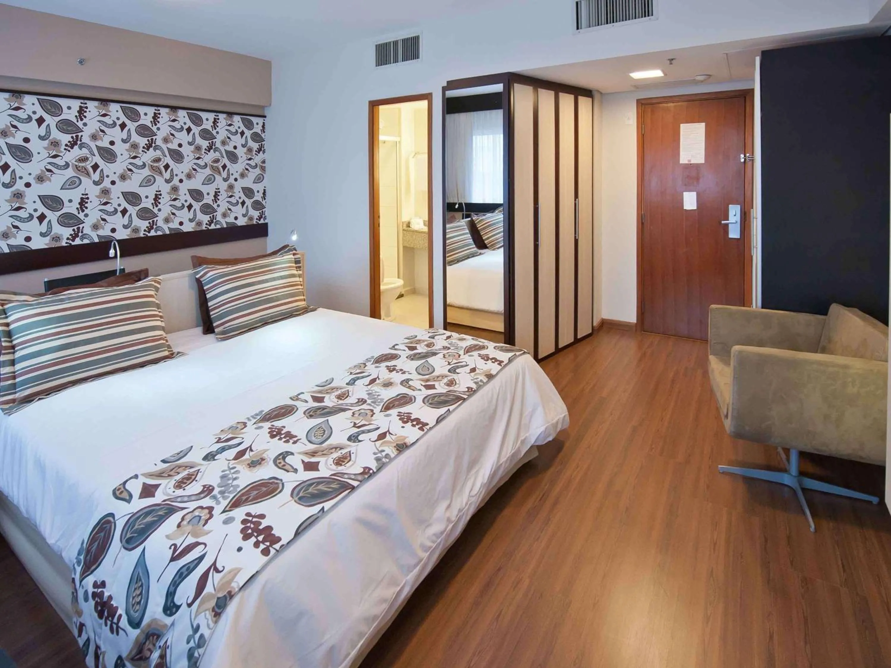 Photo of the whole room, Bed in Mercure Sao Paulo Bela Vista