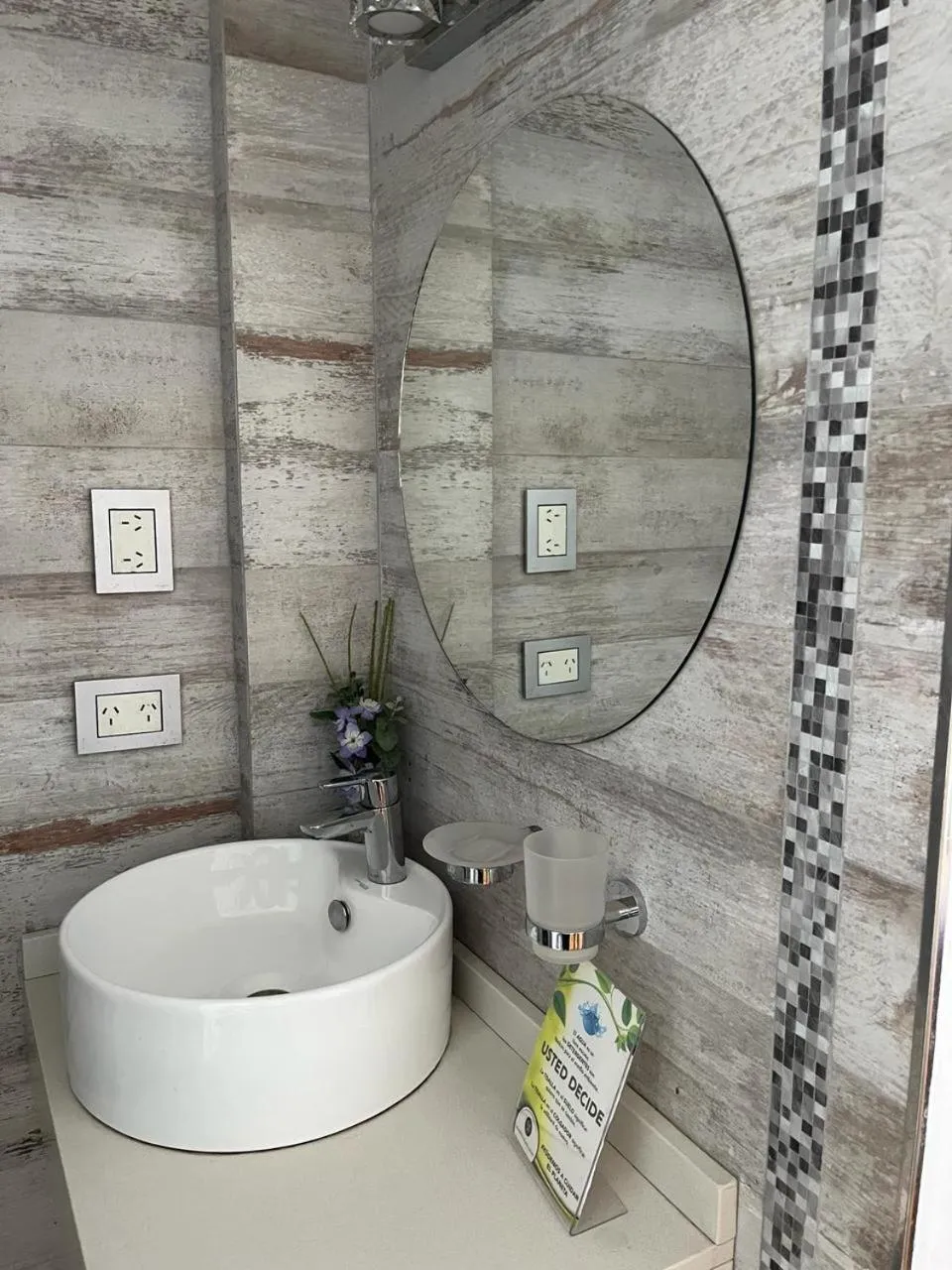 Bathroom in Columbia Palace Hotel