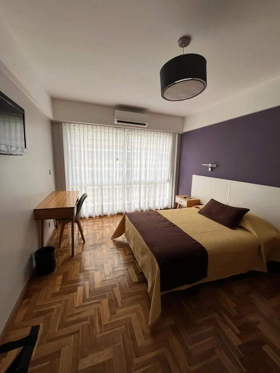 TV and multimedia, Bed in Columbia Palace Hotel