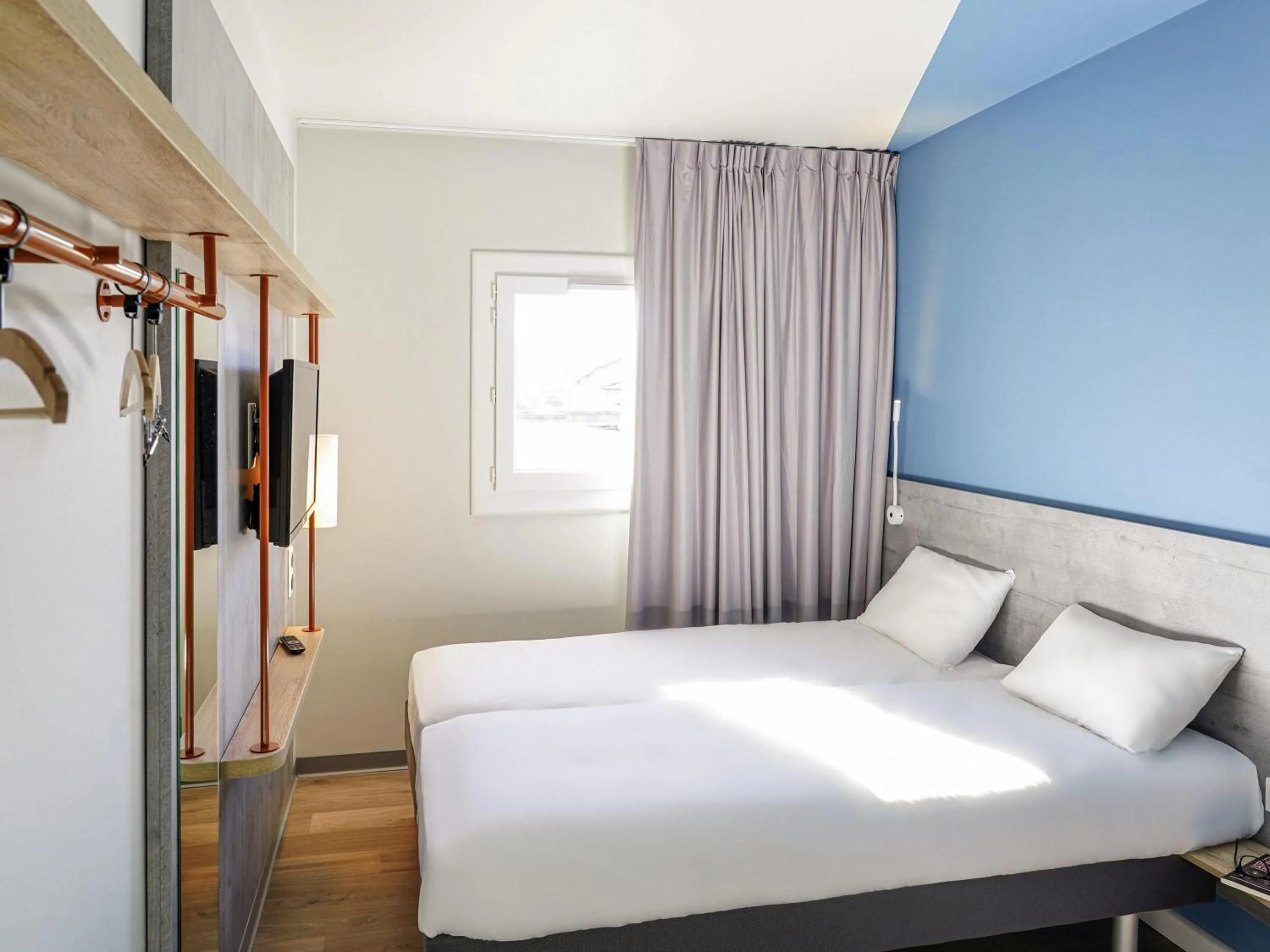 Bedroom, Bed in Ibis Budget Aubenas