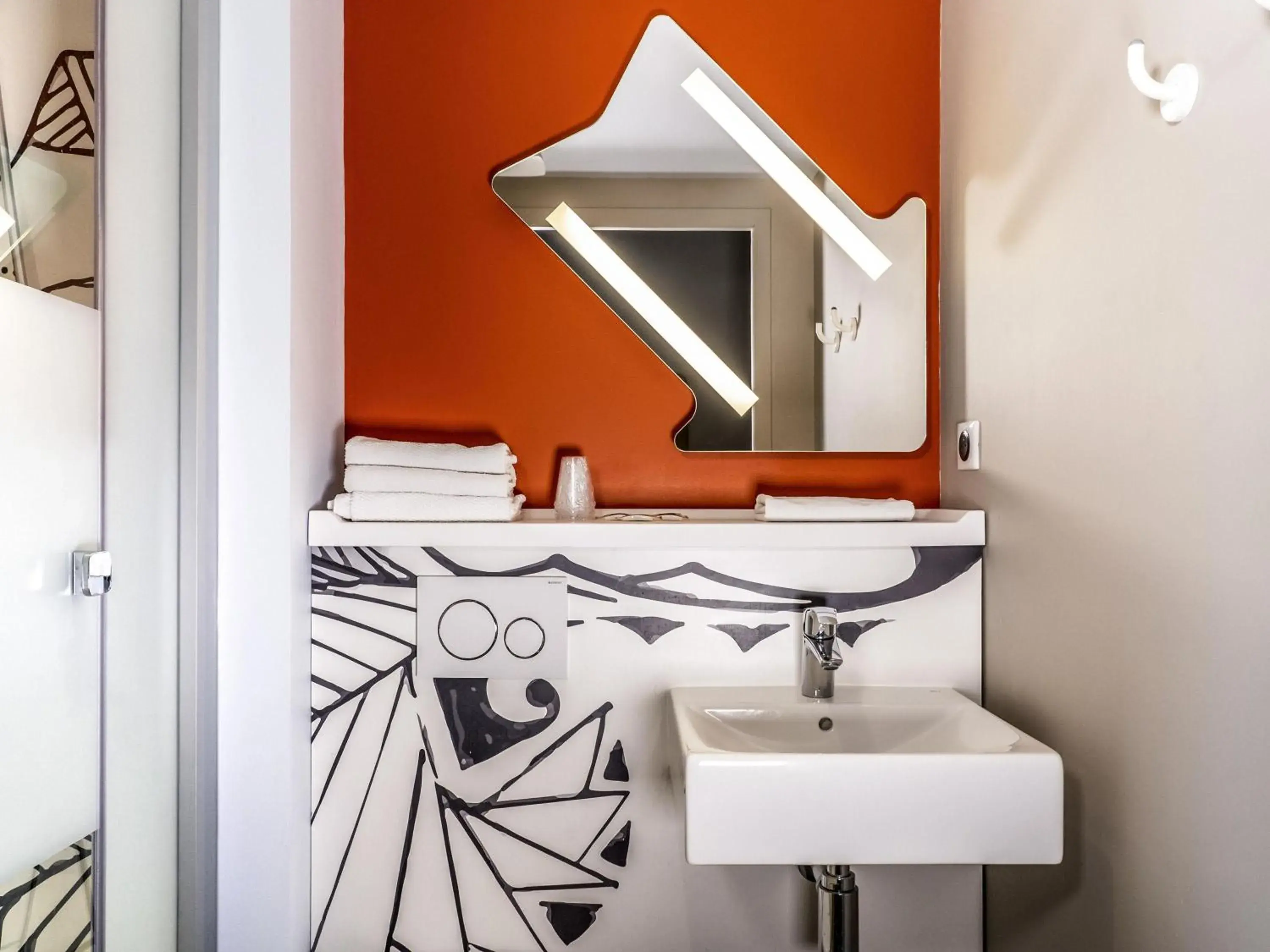 Triple Room with One Double Bed and One Single Bed in Ibis Budget Aubenas Triple Room with One Double Bed and One Single Bed in Ibis Budget Aubenas