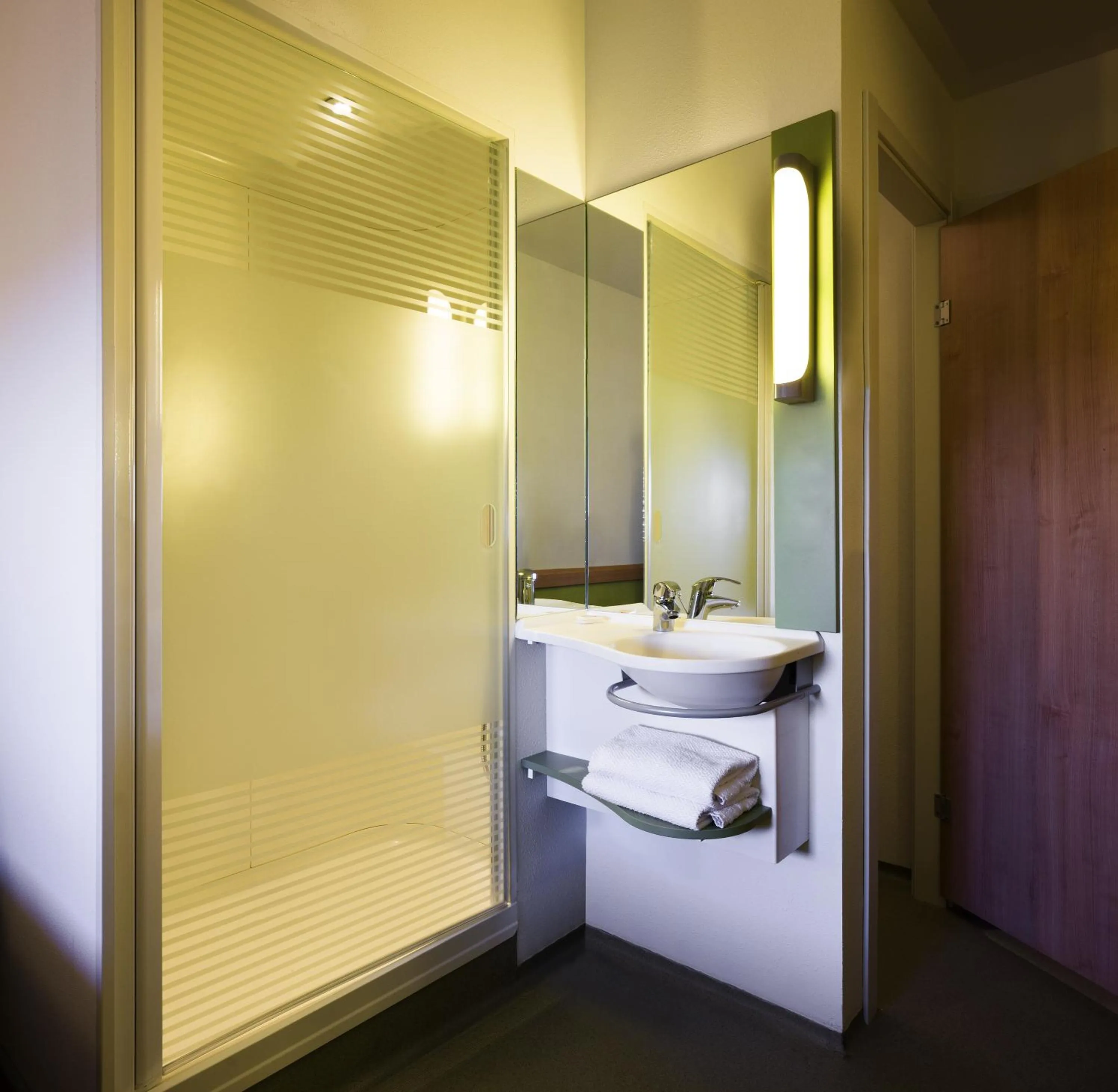 Bathroom in Ibis Budget Bilbao Barakaldo