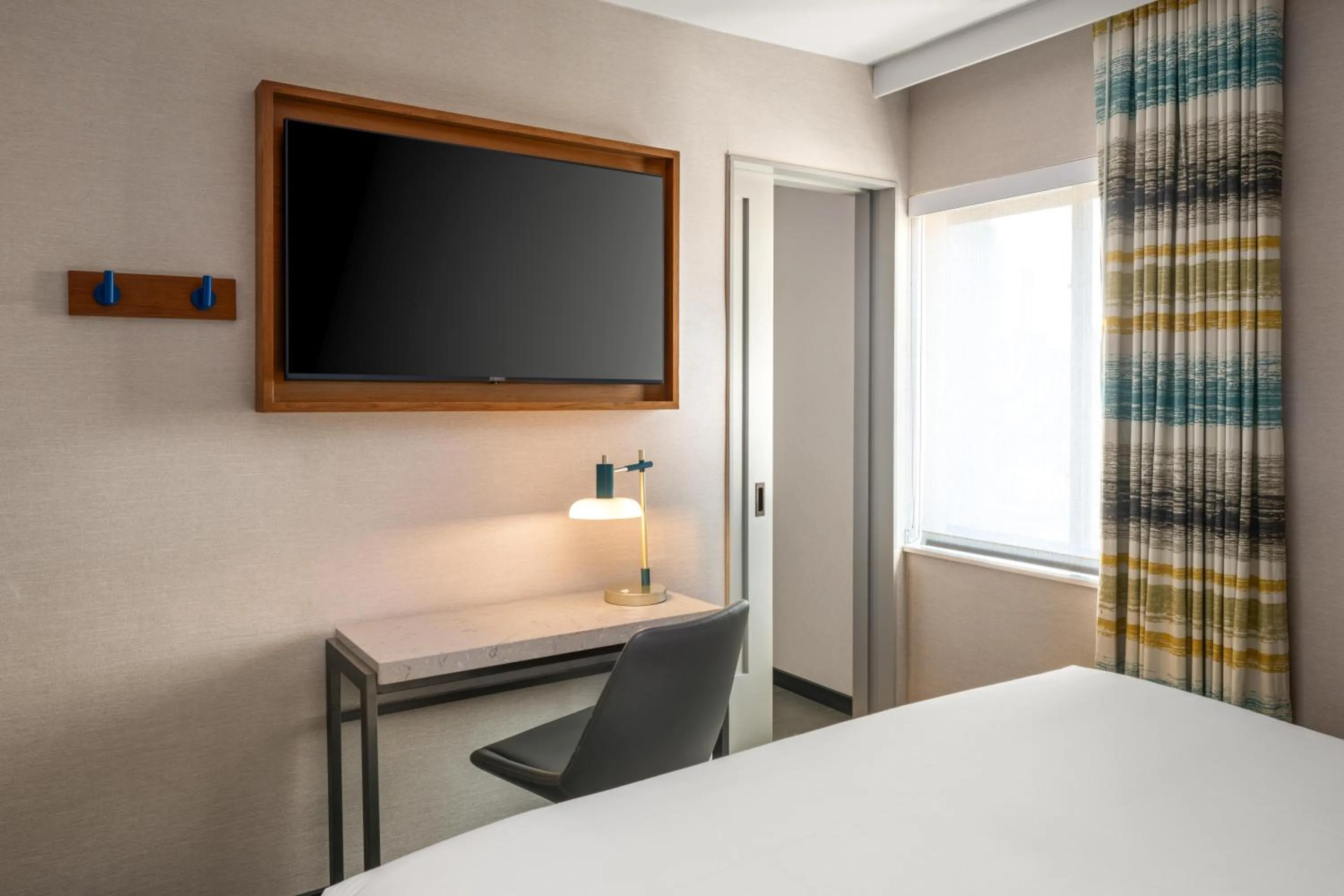 Photo of the whole room, Bed in The Nedia, BW Signature Collection