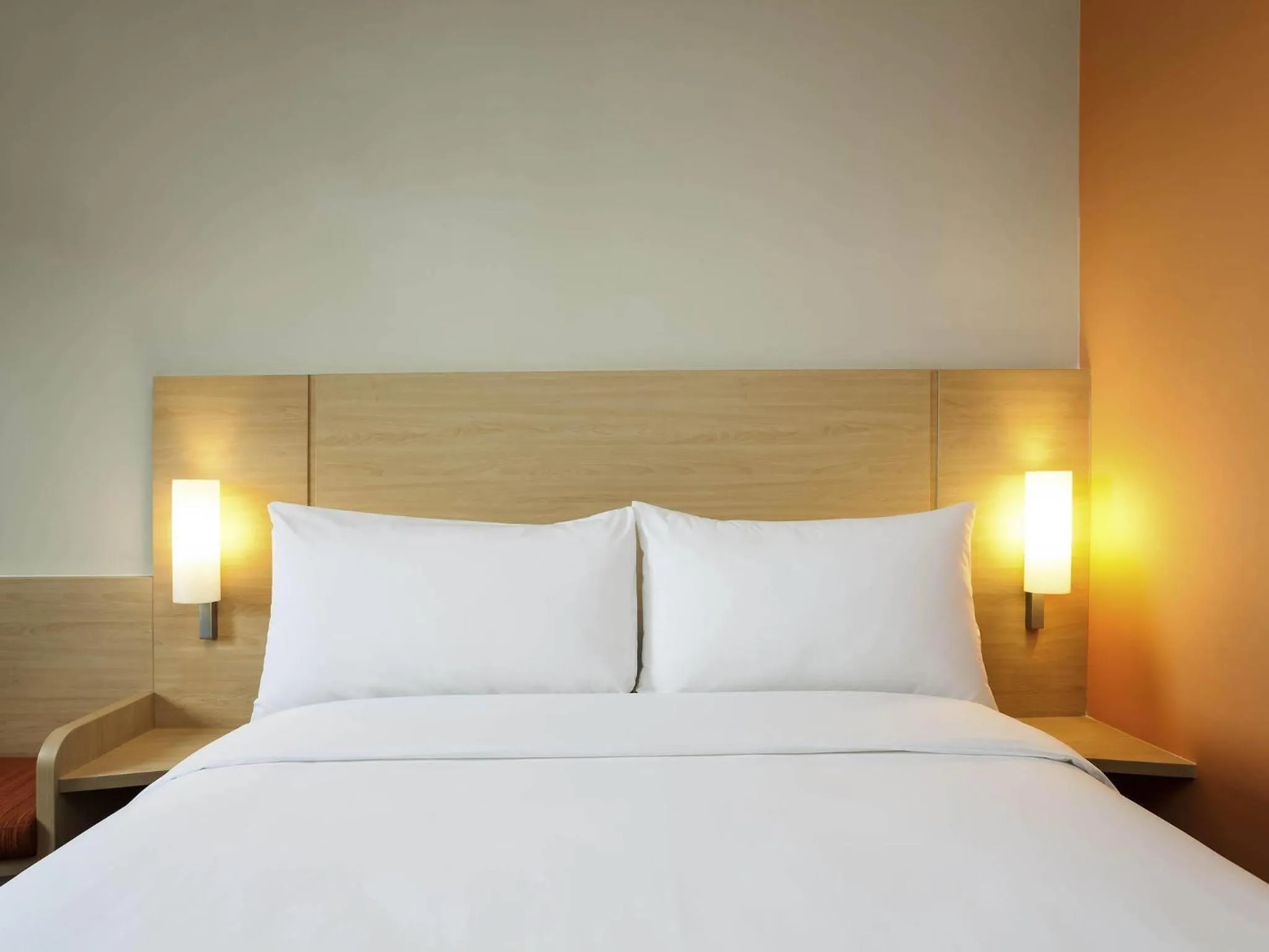 Bedroom, Bed in Ibis Makassar City Center