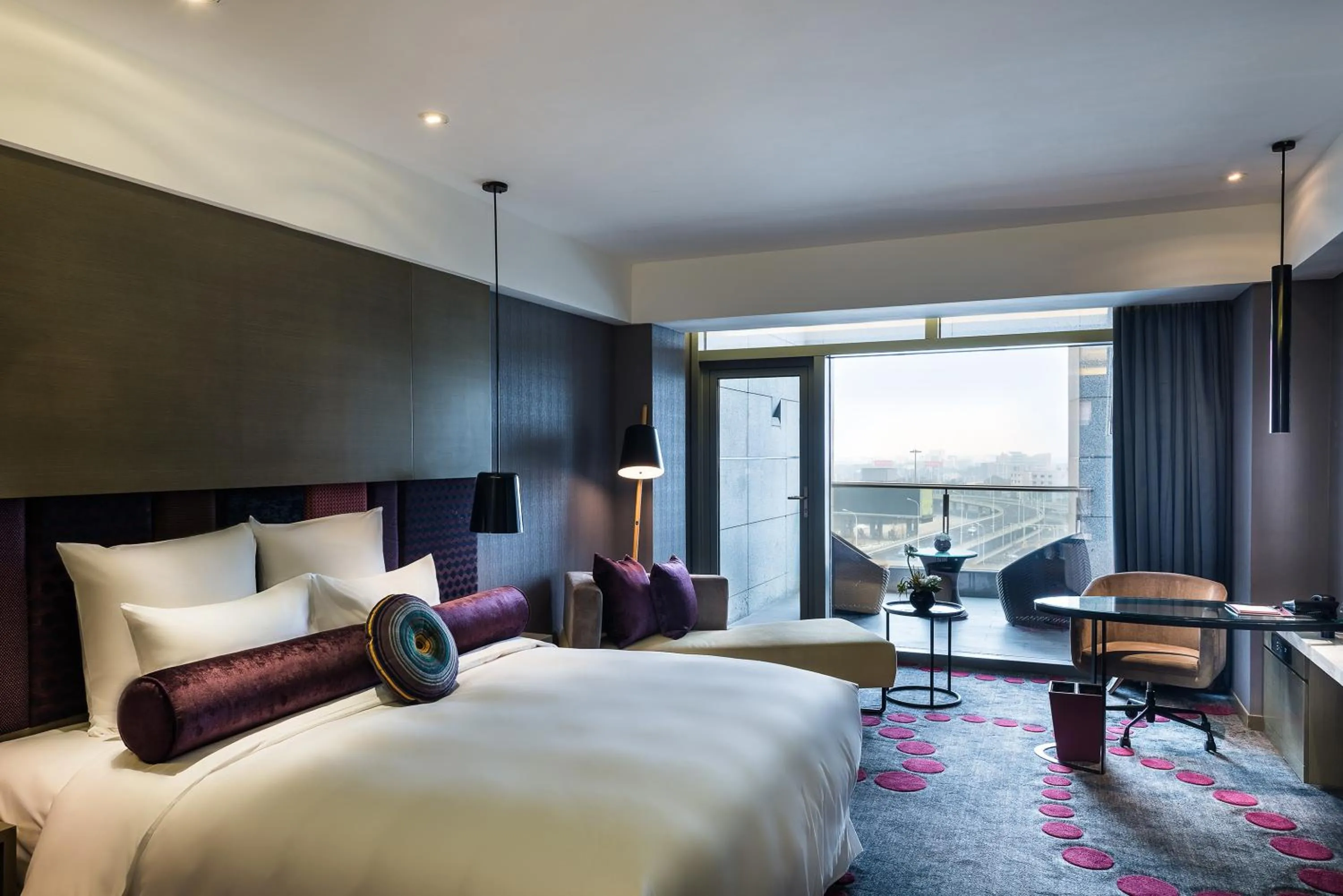 Photo of the whole room, Bed in Pullman Nanjing Lukou Airport