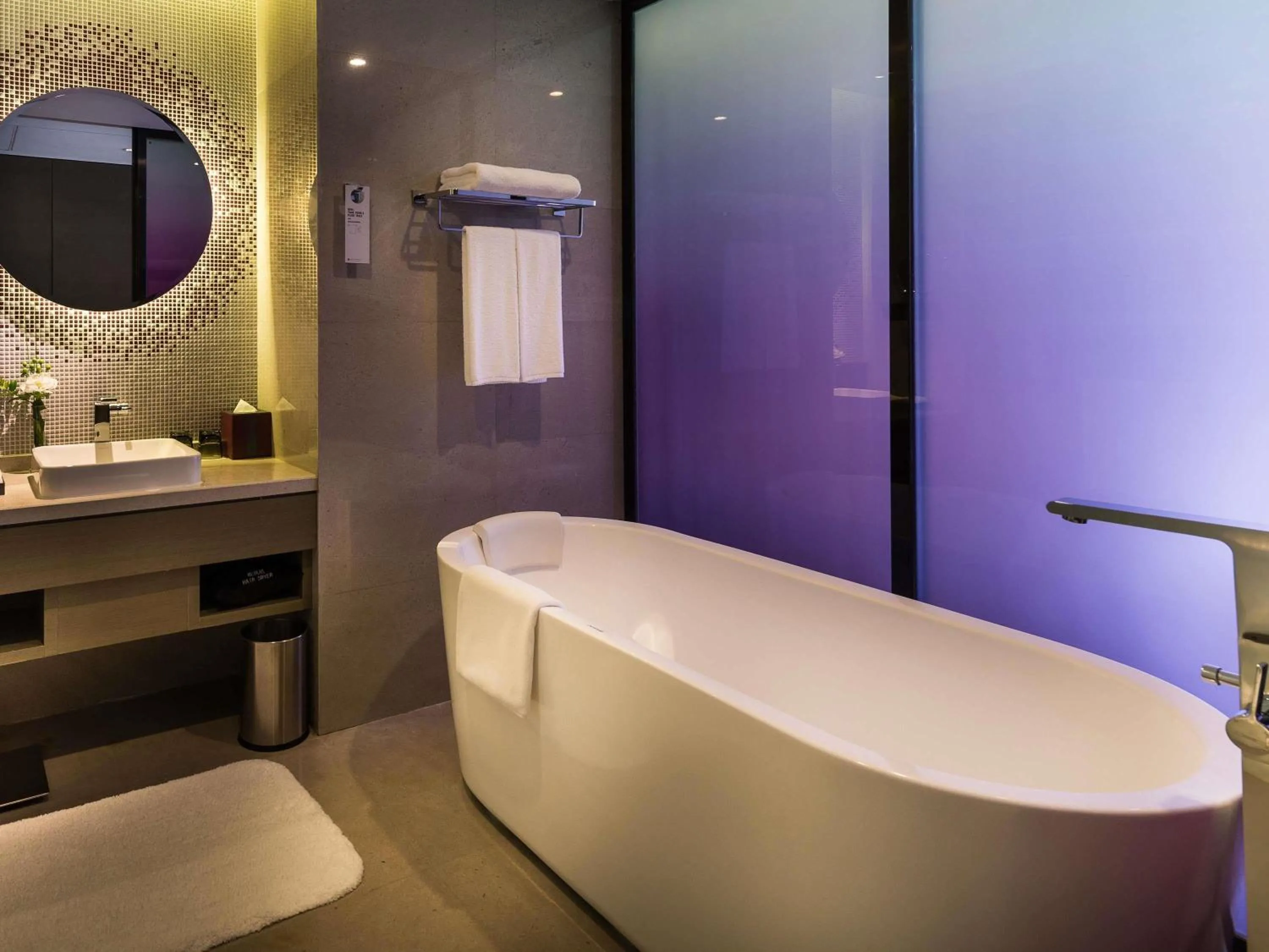 Bedroom in Pullman Nanjing Lukou Airport