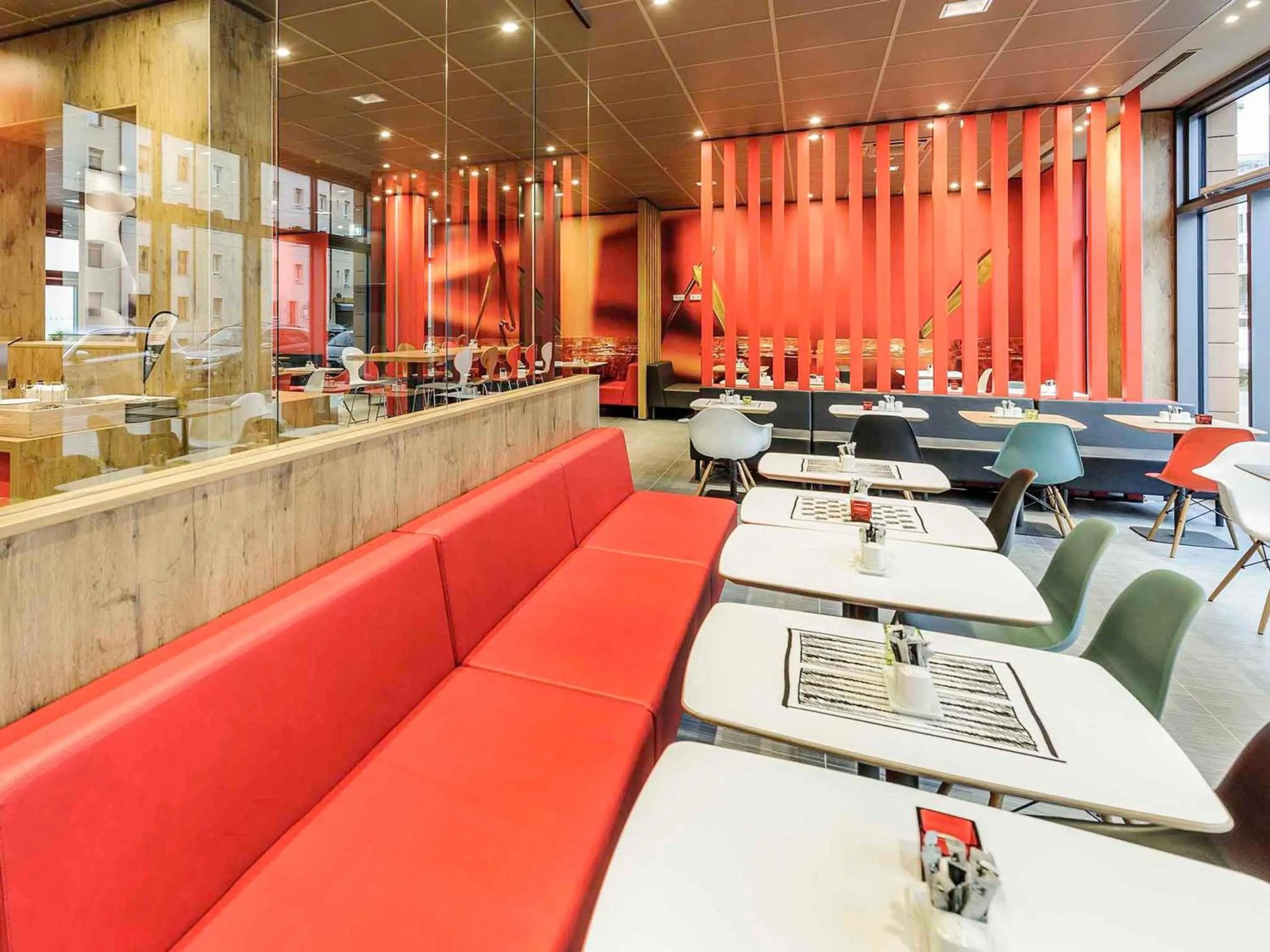 Lounge or bar in Ibis München City Arnulfpark