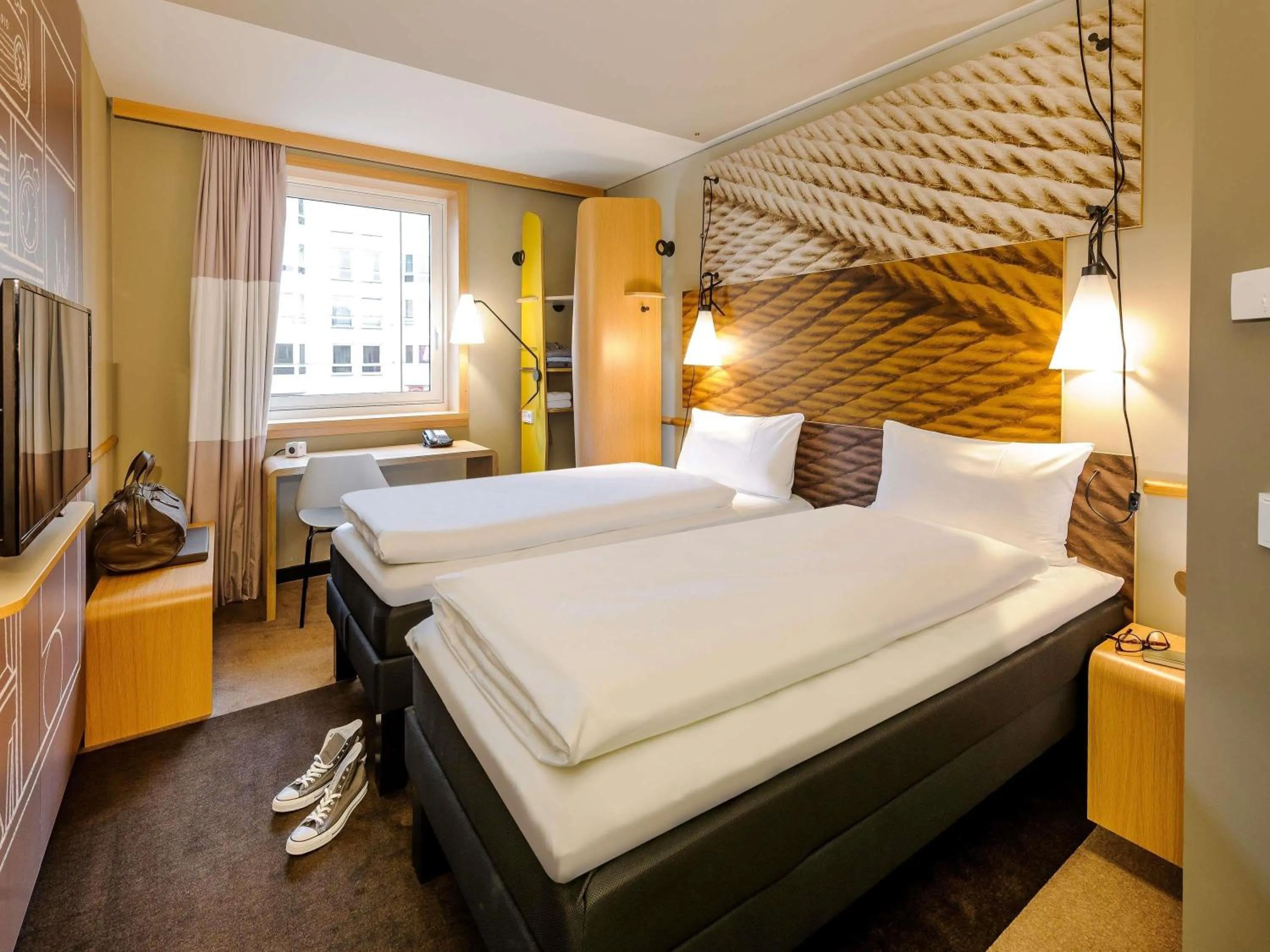 Property building, Bed in Ibis München City Arnulfpark