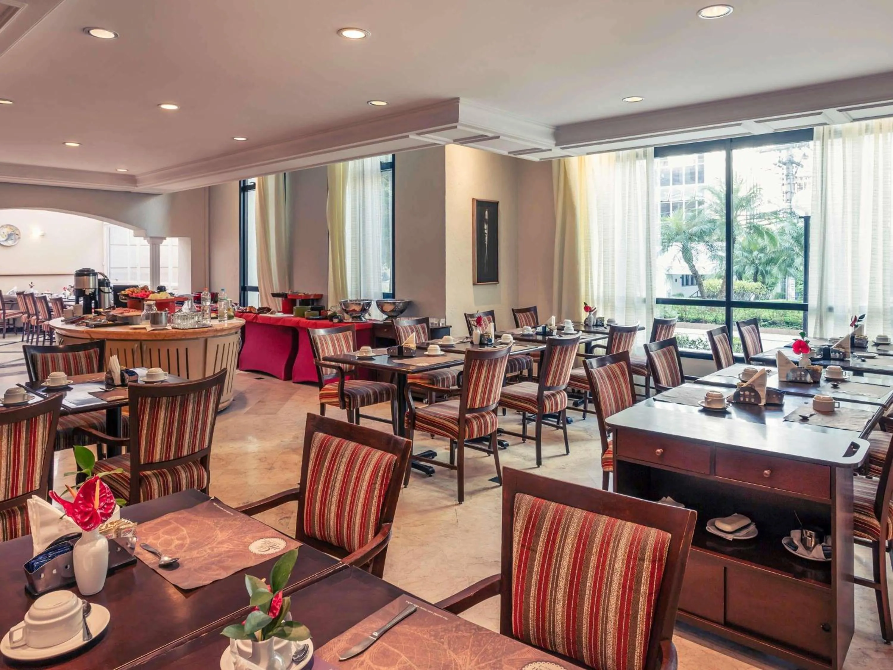 Restaurant/places to eat in Mercure Sao Paulo Pinheiros