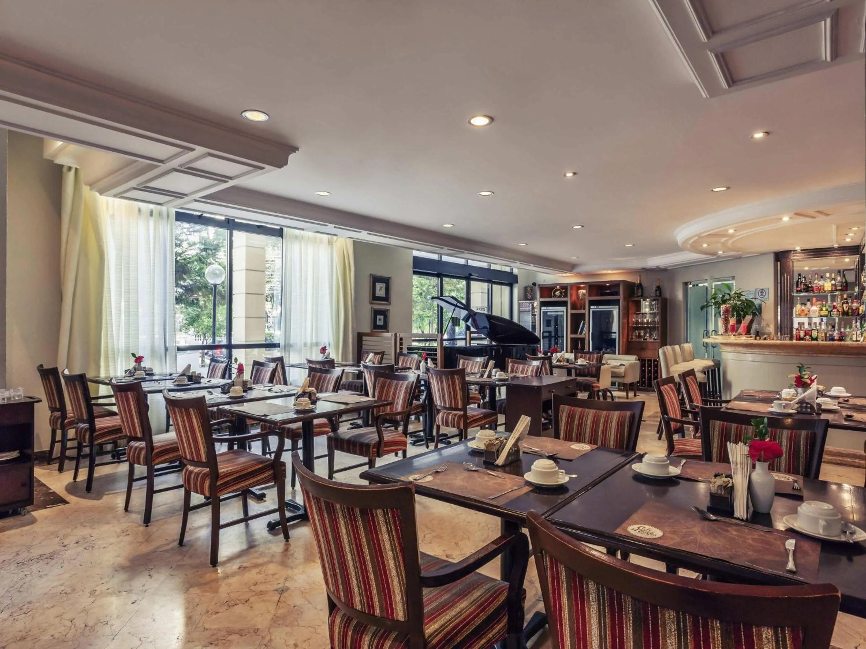 Restaurant/places to eat in Mercure Sao Paulo Pinheiros
