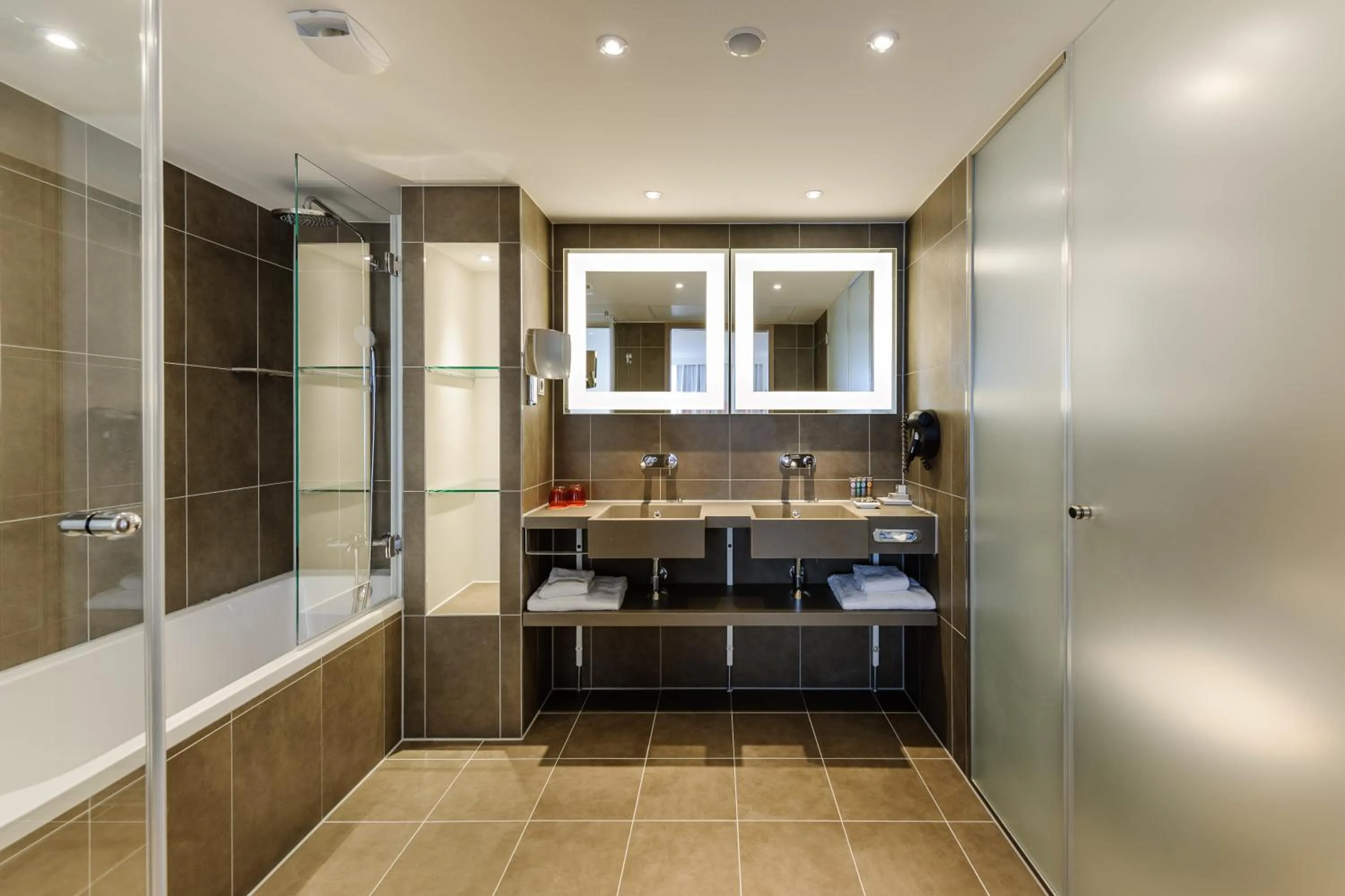 Shower in Novotel München City Arnulfpark