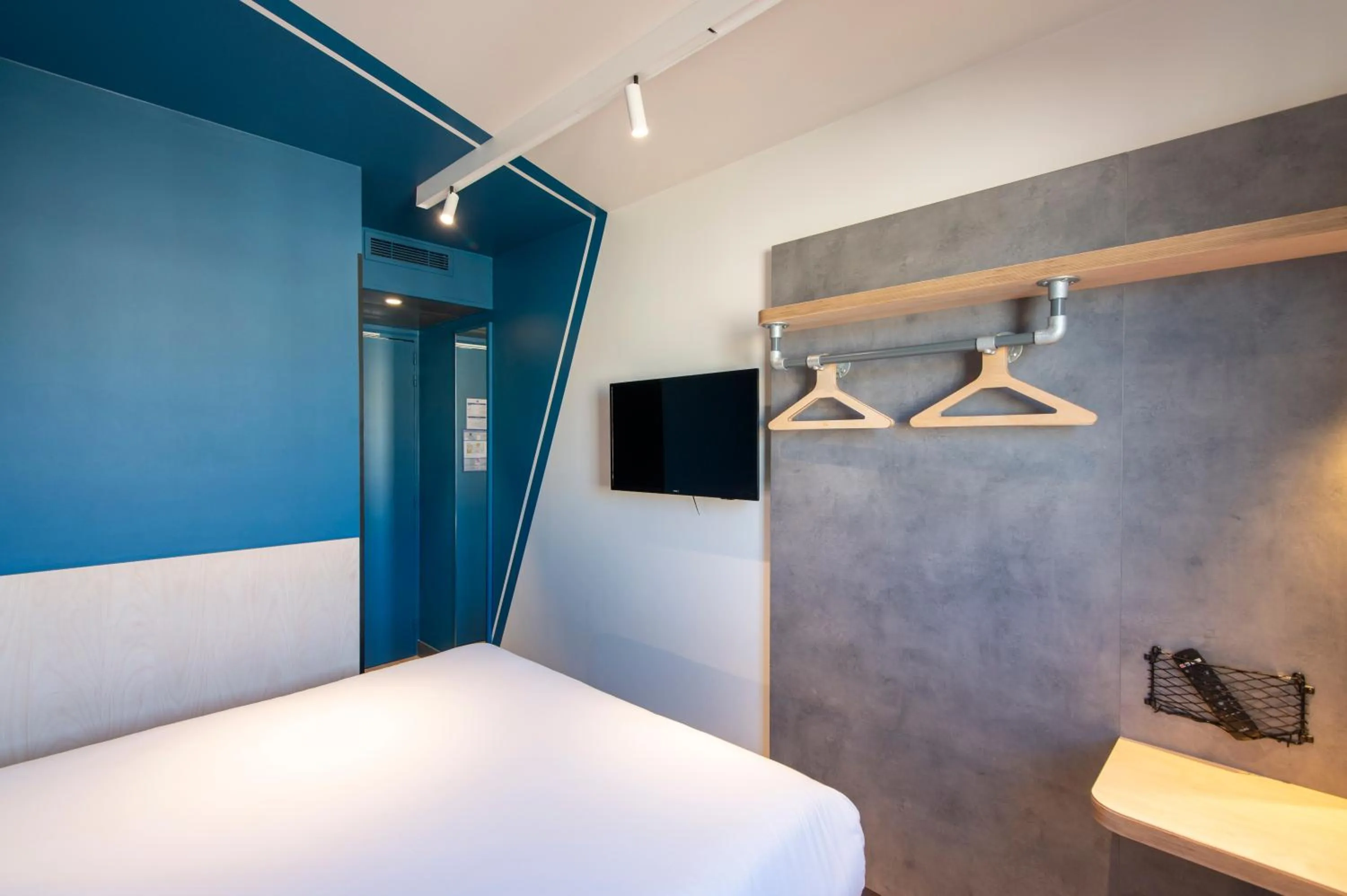 Bed in ibis budget Lyon Centre Confluence