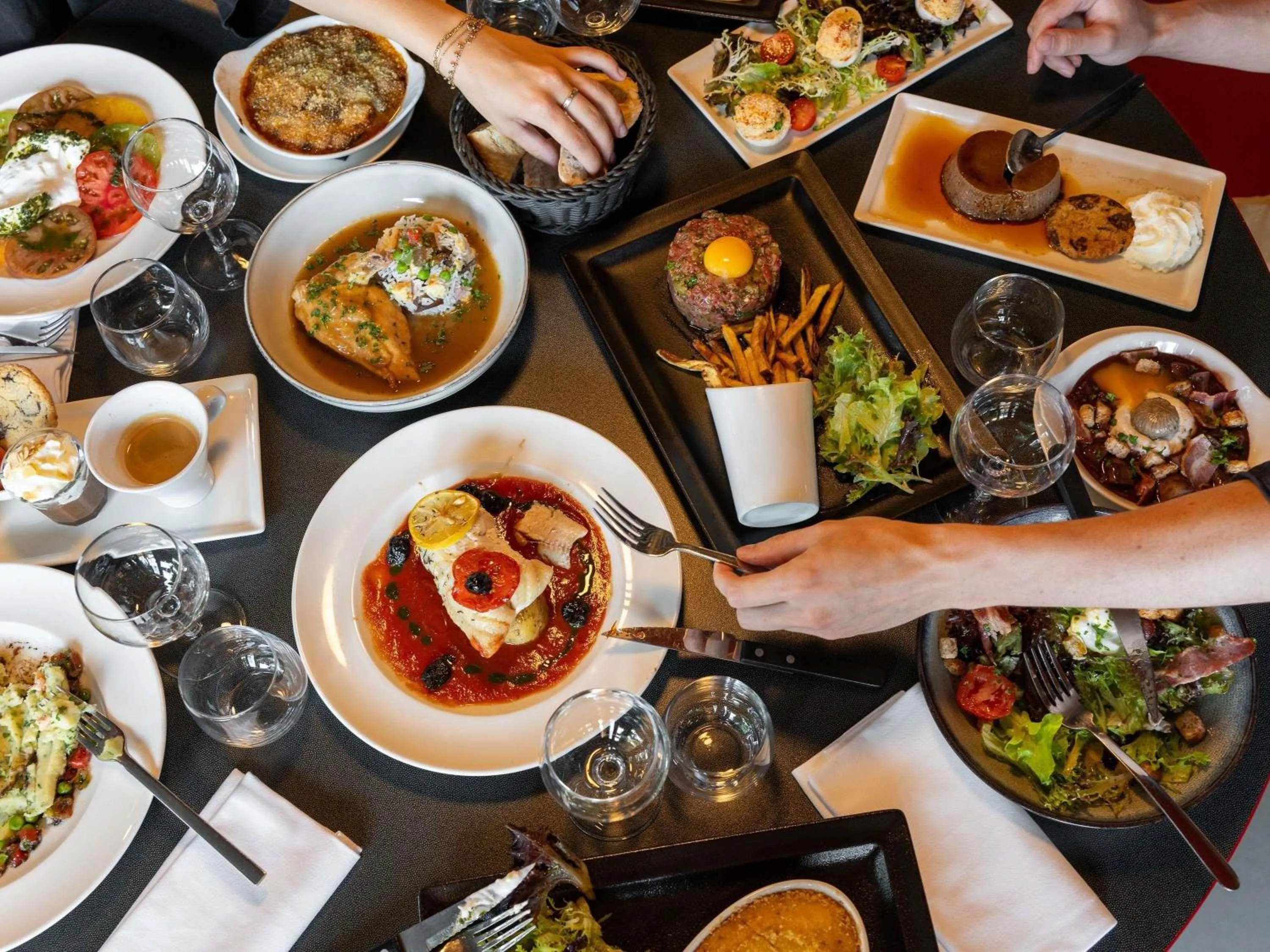 Restaurant/places to eat in ibis budget Lyon Centre Confluence