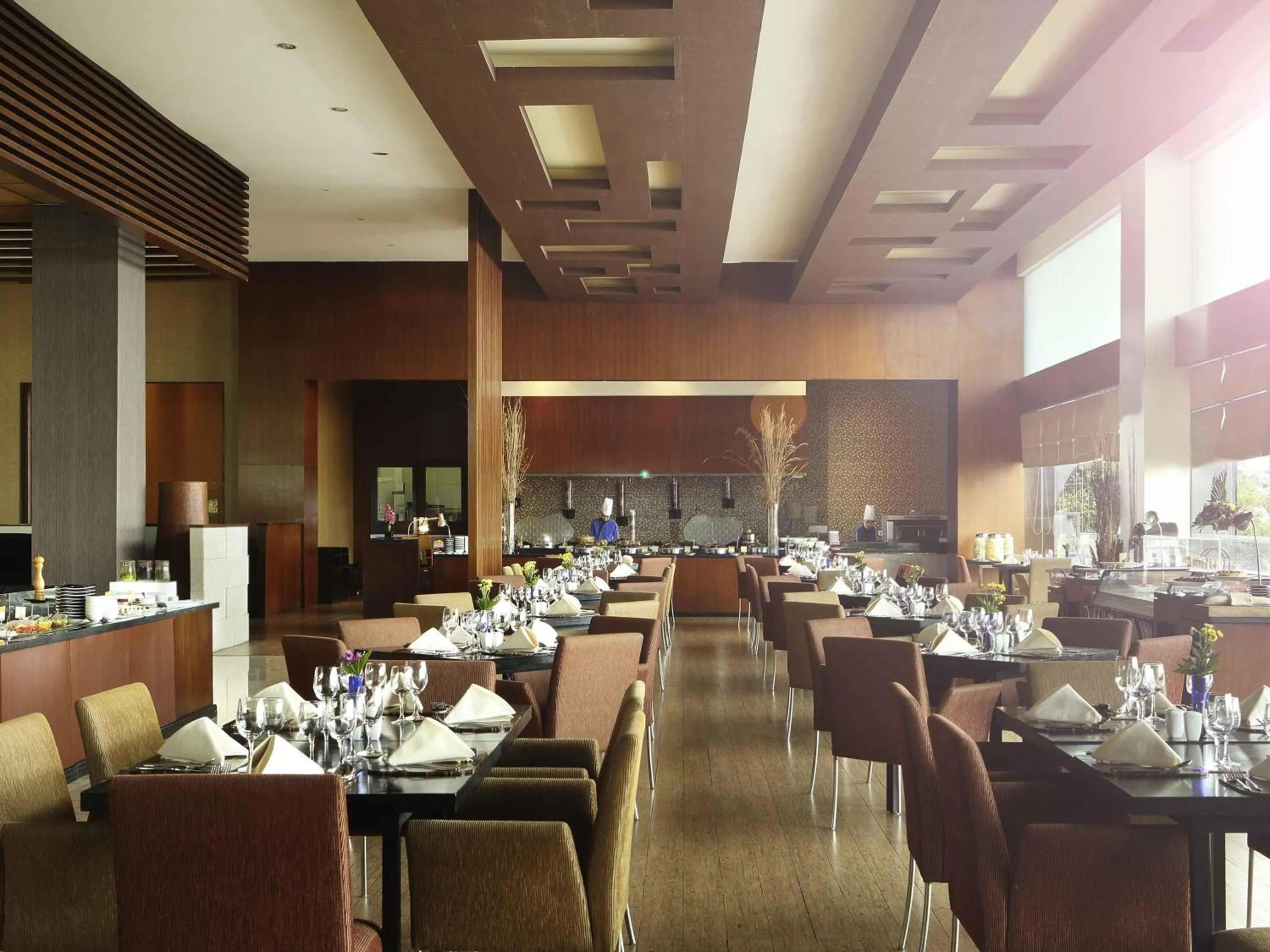 Restaurant/places to eat in Novotel Balikpapan